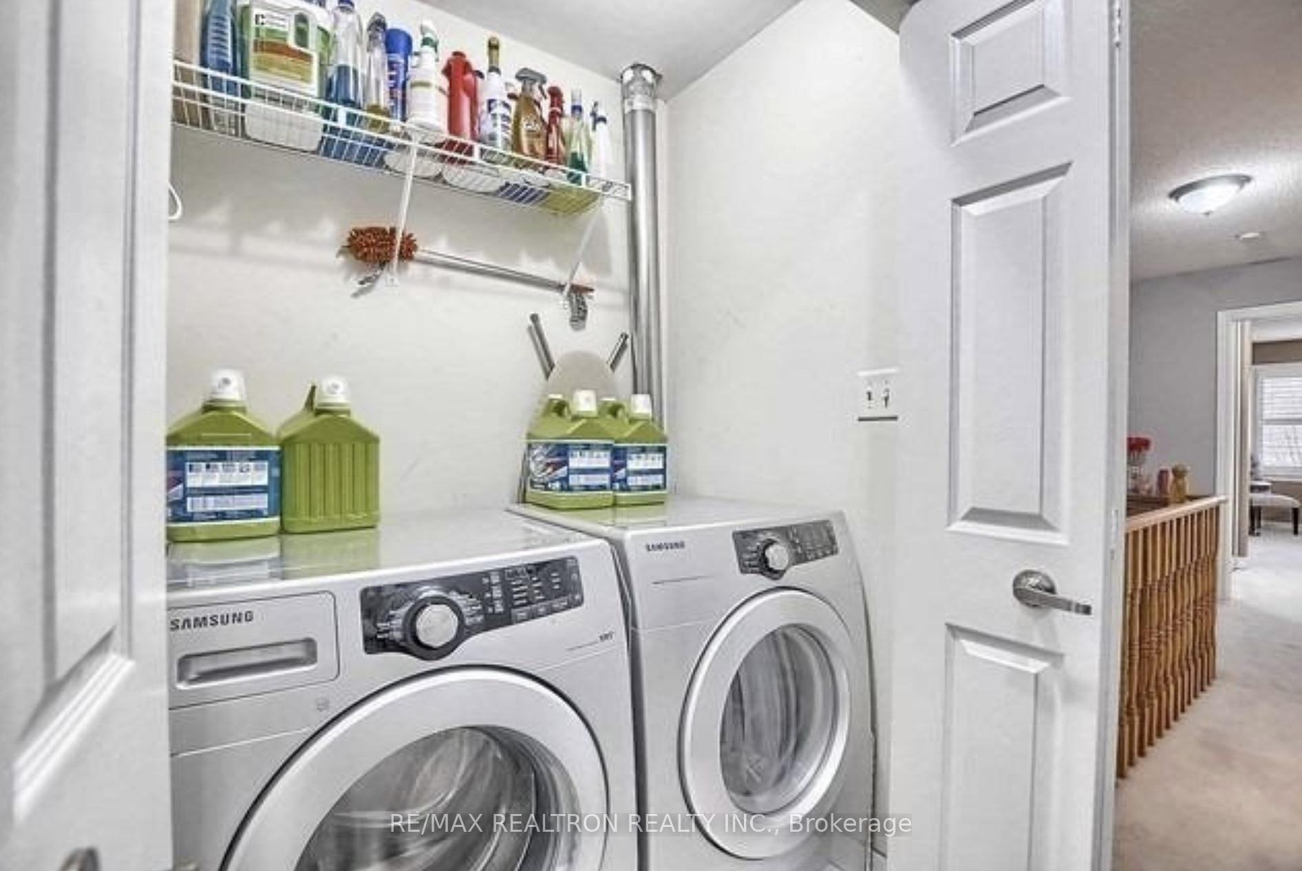 Photo 16 of 31 Baywell Crescent, Aurora, Bayview Wellington — HOMEH