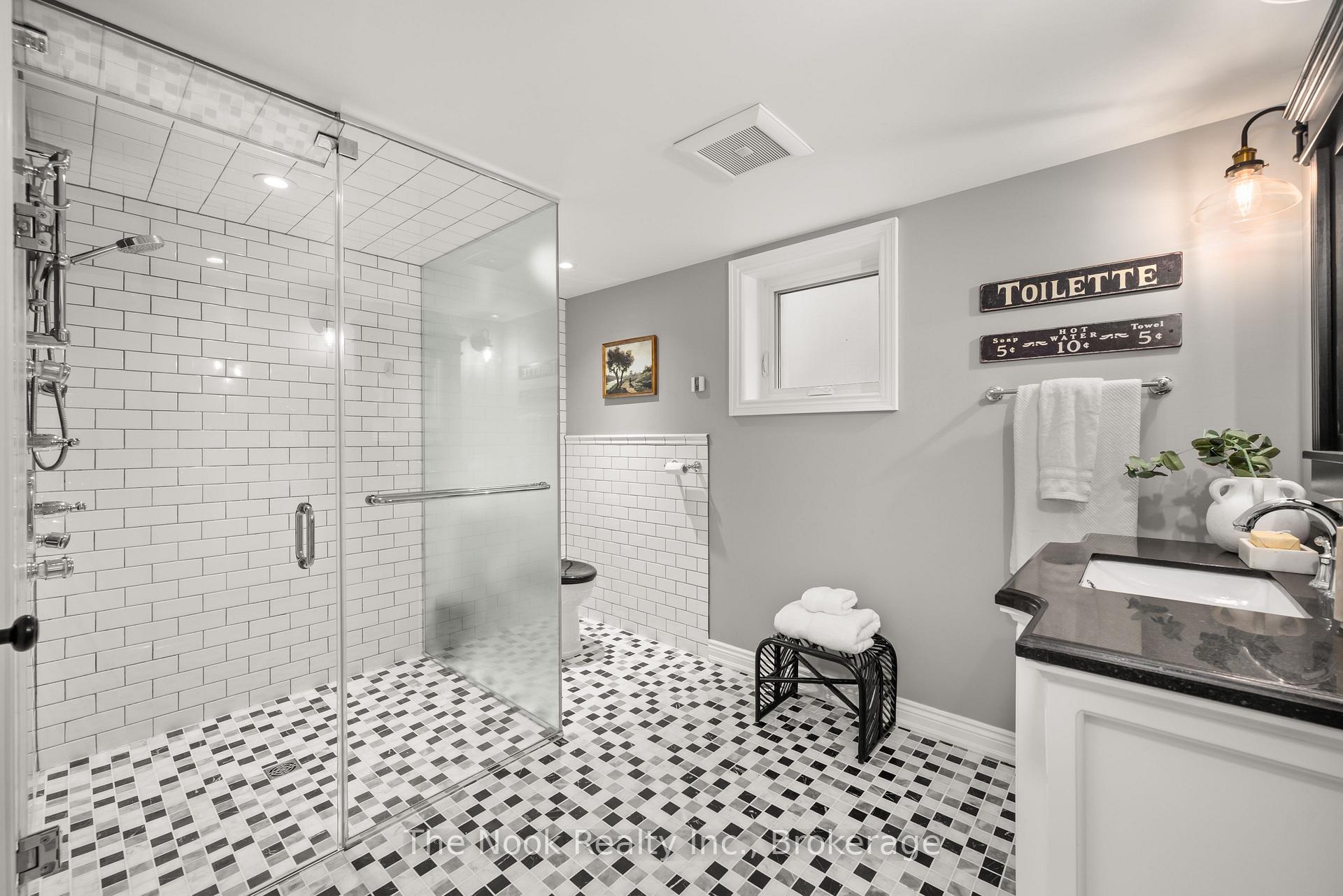 Photo 32 of 44 Bagot Street, Whitby, Brooklin — HOMEH