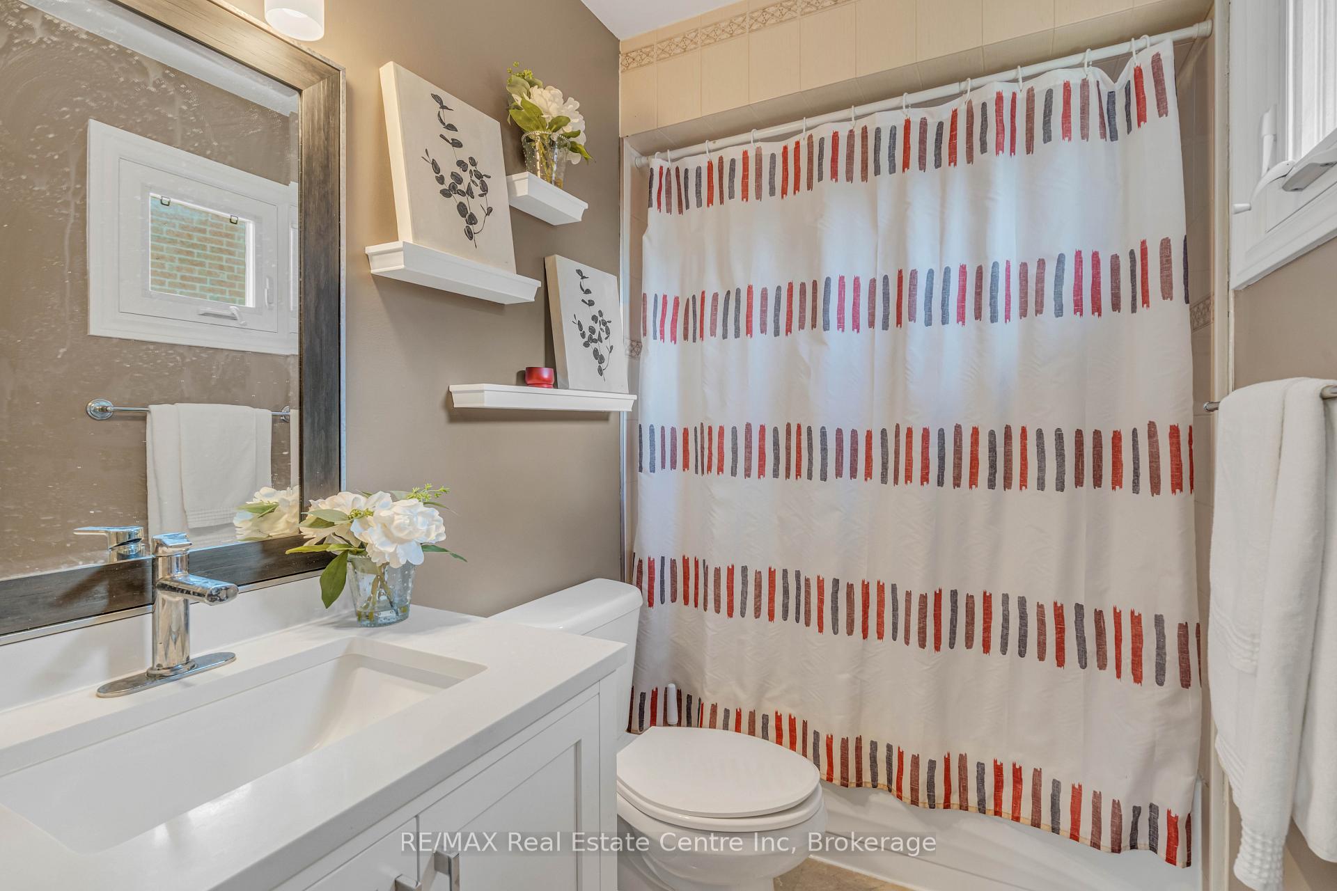 Photo 22 of 53 Meekings Drive, Ajax, Central West — HOMEH