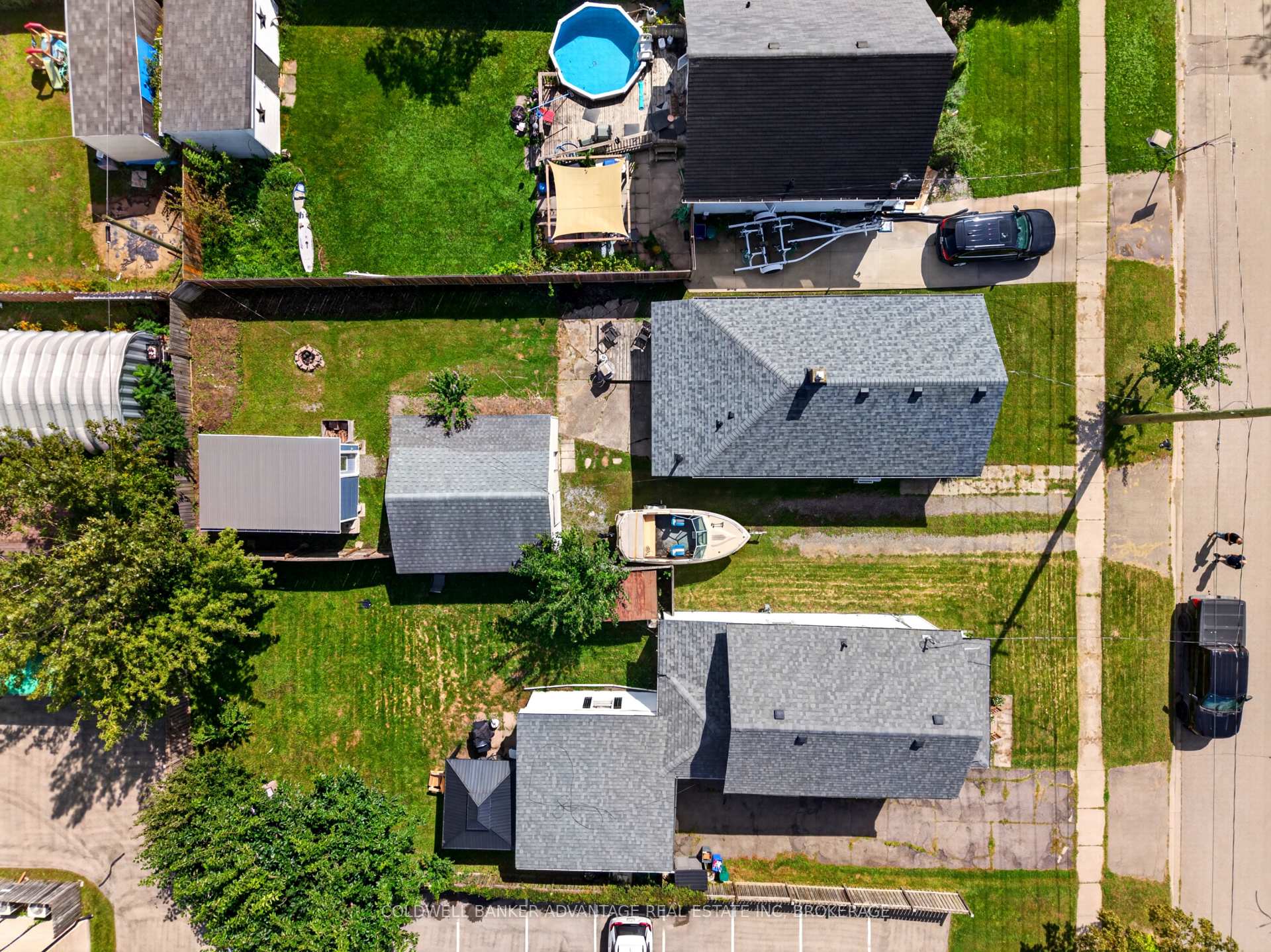 Photo 3 of 229 Dain Avenue, Welland, Lincoln/Crowland — HOMEH