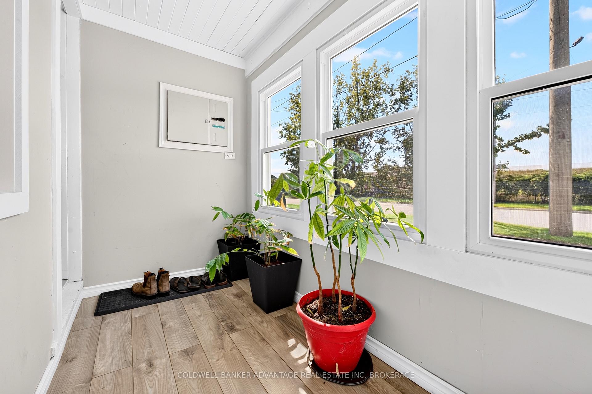 Photo 7 of 229 Dain Avenue, Welland, Lincoln/Crowland — HOMEH