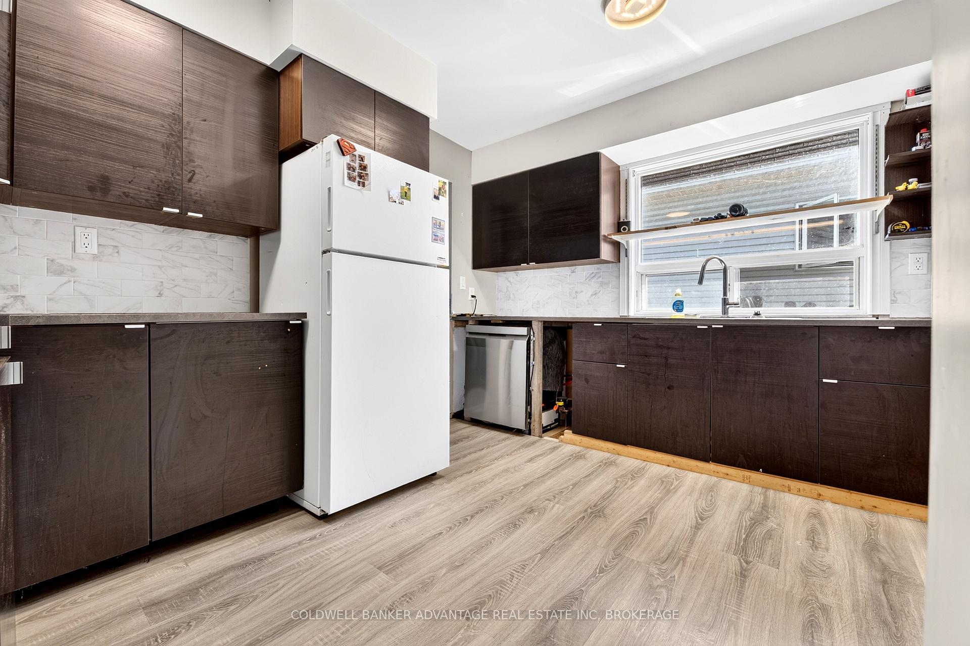 Photo 10 of 229 Dain Avenue, Welland, Lincoln/Crowland — HOMEH
