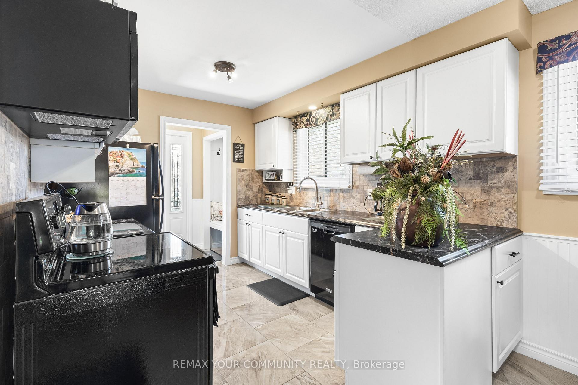 Photo 16 of 30 Redwing Street, Kawartha Lakes, Lindsay — HOMEH