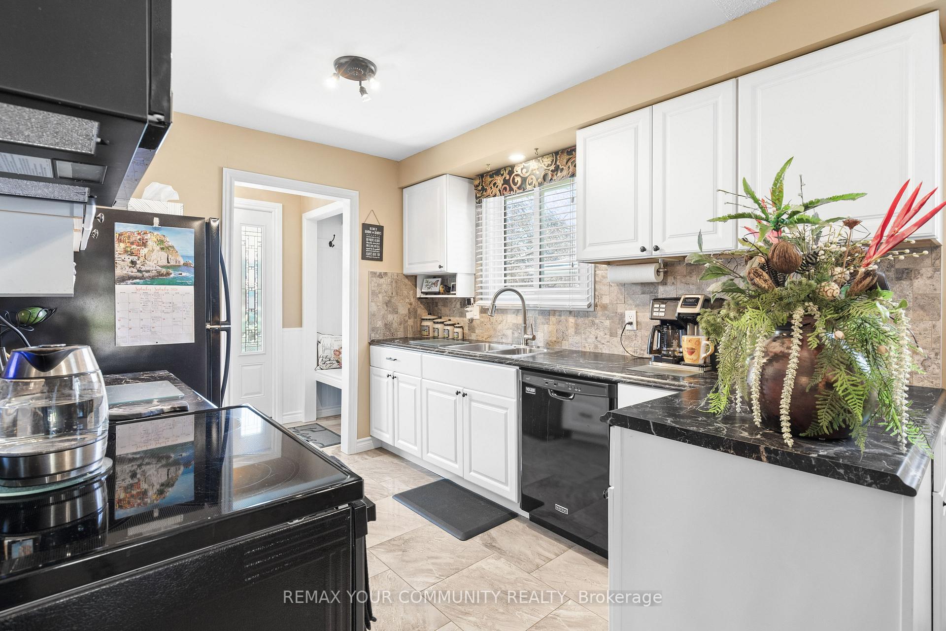 Photo 18 of 30 Redwing Street, Kawartha Lakes, Lindsay — HOMEH