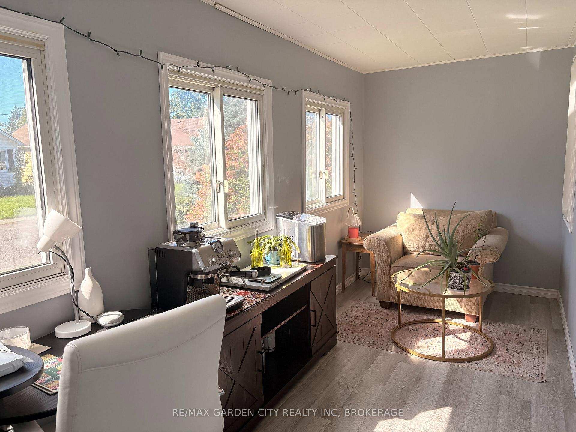 Photo 3 of 6375 Culp Street, Niagara Falls, Dorchester — HOMEH