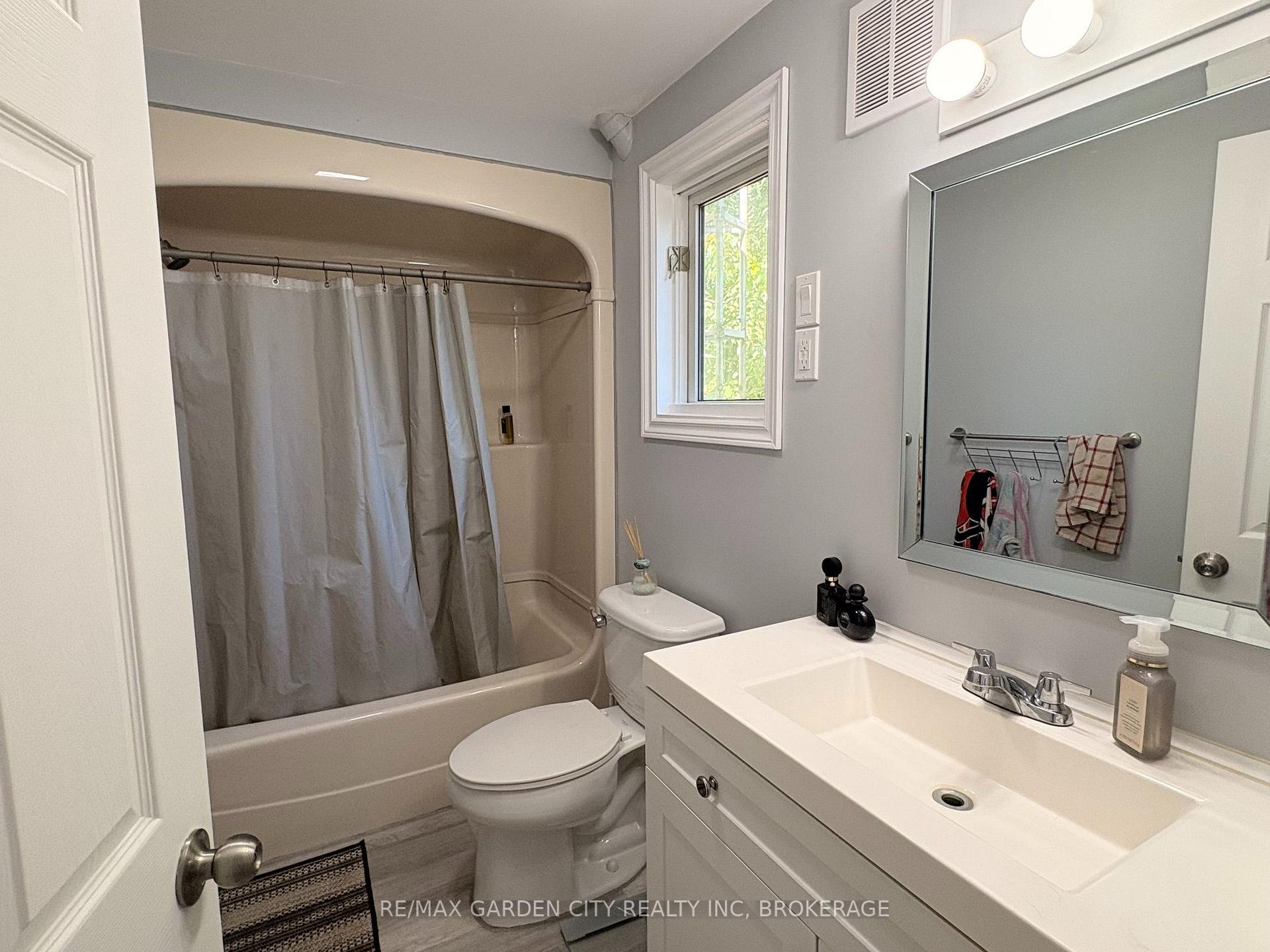 Photo 6 of 6375 Culp Street, Niagara Falls, Dorchester — HOMEH