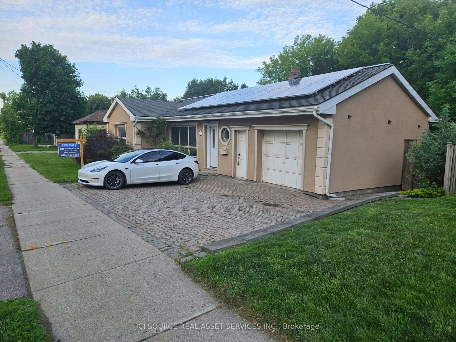 Photo 3 of 52 Speedvale Avenue W, Guelph, Exhibition Park — HOMEH