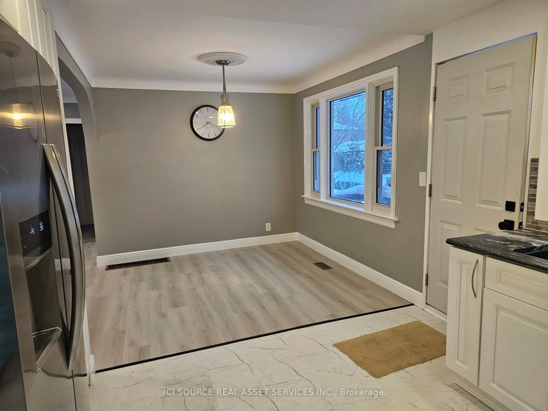 Photo 27 of 52 Speedvale Avenue W, Guelph, Exhibition Park — HOMEH