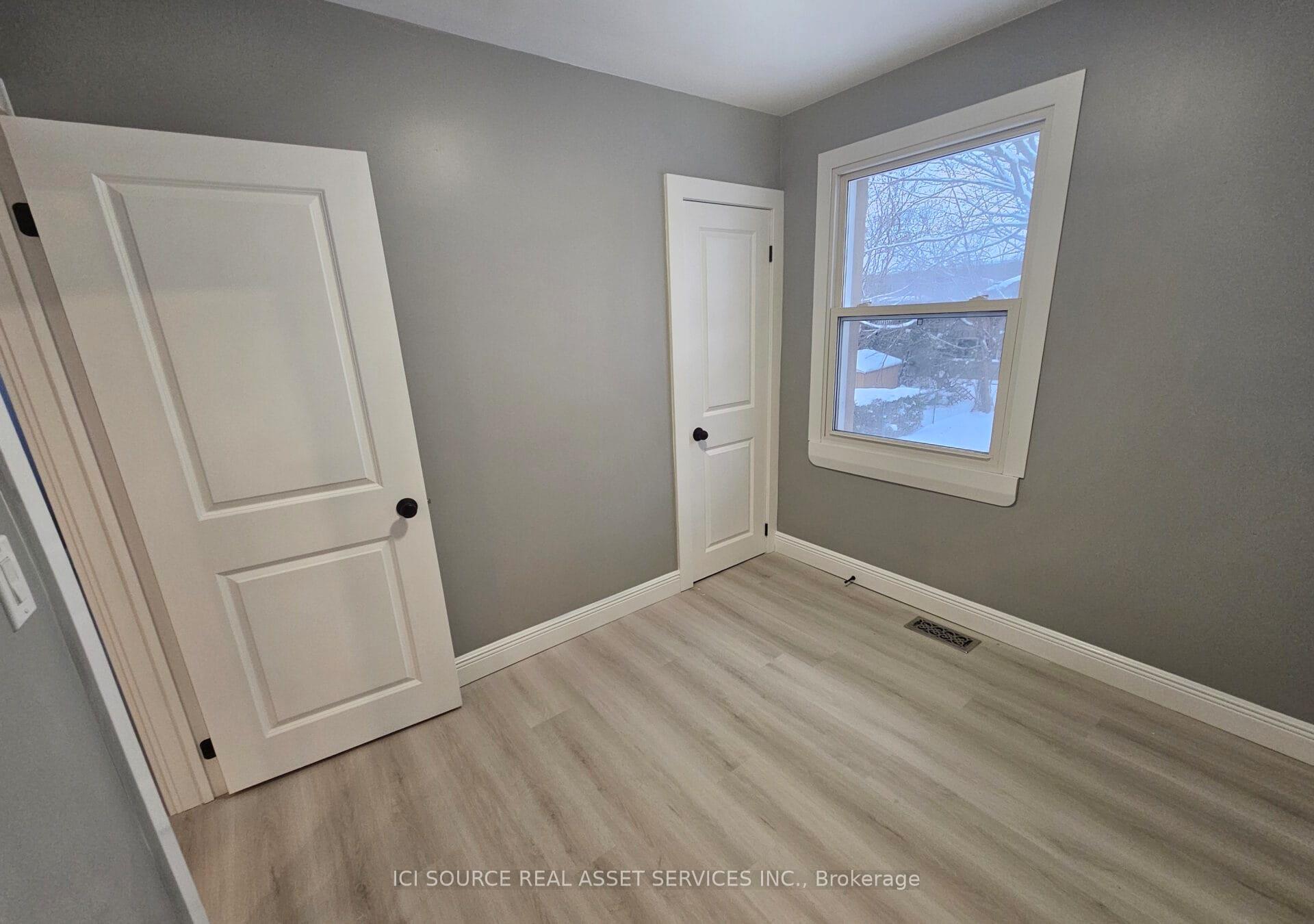 Photo 33 of 52 Speedvale Avenue W, Guelph, Exhibition Park — HOMEH