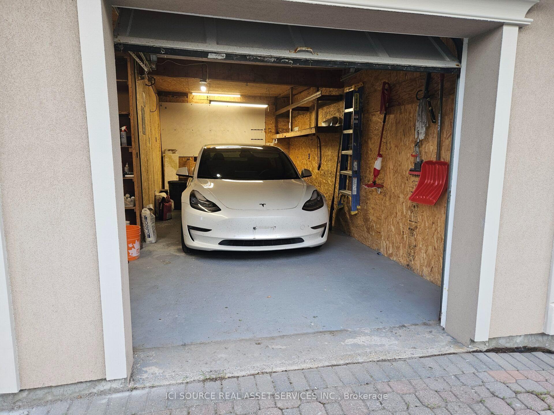 Photo 41 of 52 Speedvale Avenue W, Guelph, Exhibition Park — HOMEH