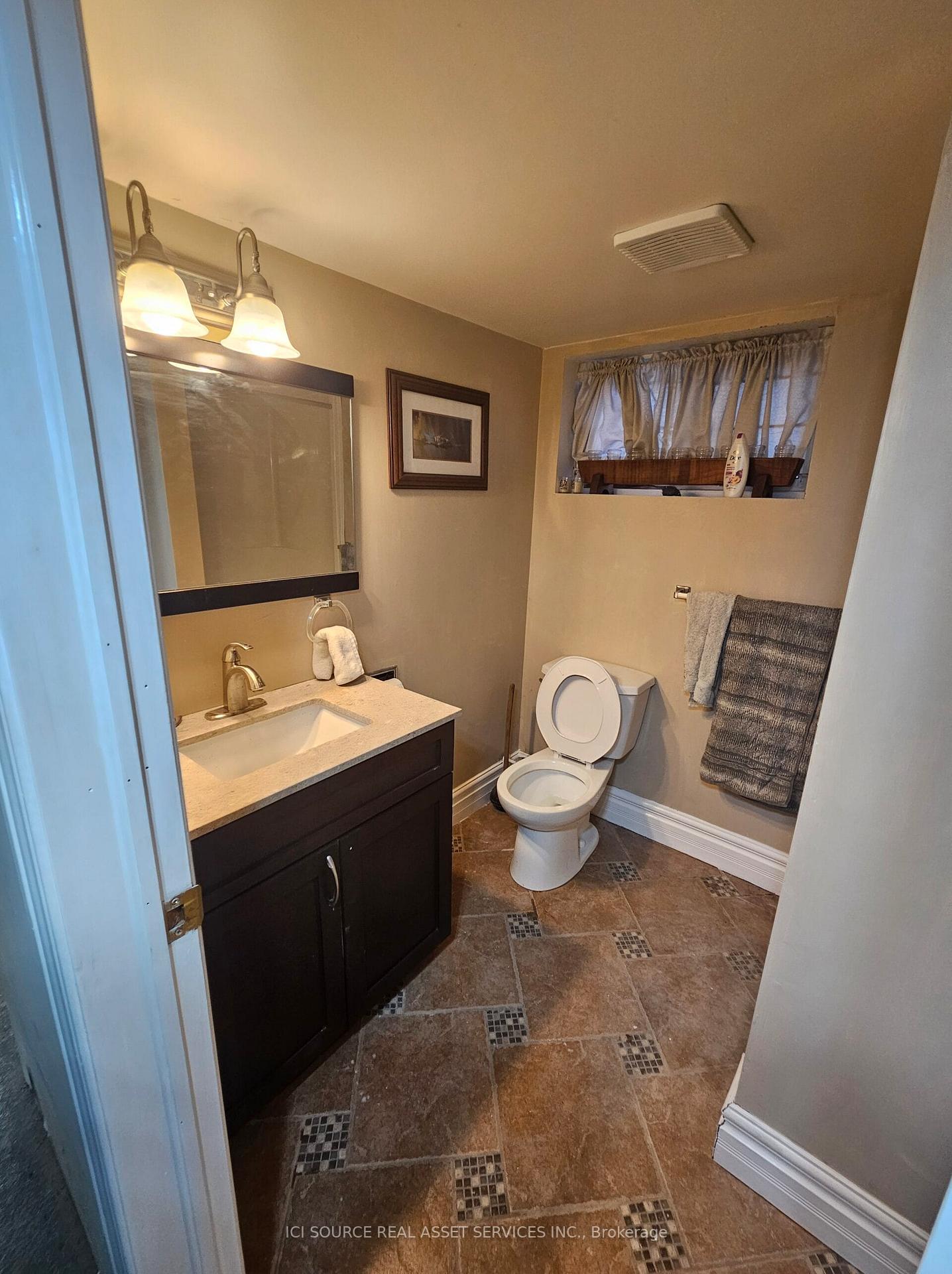 Photo 45 of 52 Speedvale Avenue W, Guelph, Exhibition Park — HOMEH