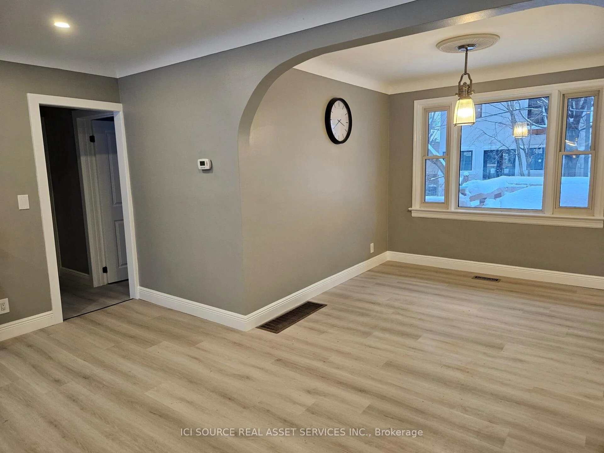 Photo 32 of 52 Speedvale Avenue W, Guelph, Exhibition Park — HOMEH