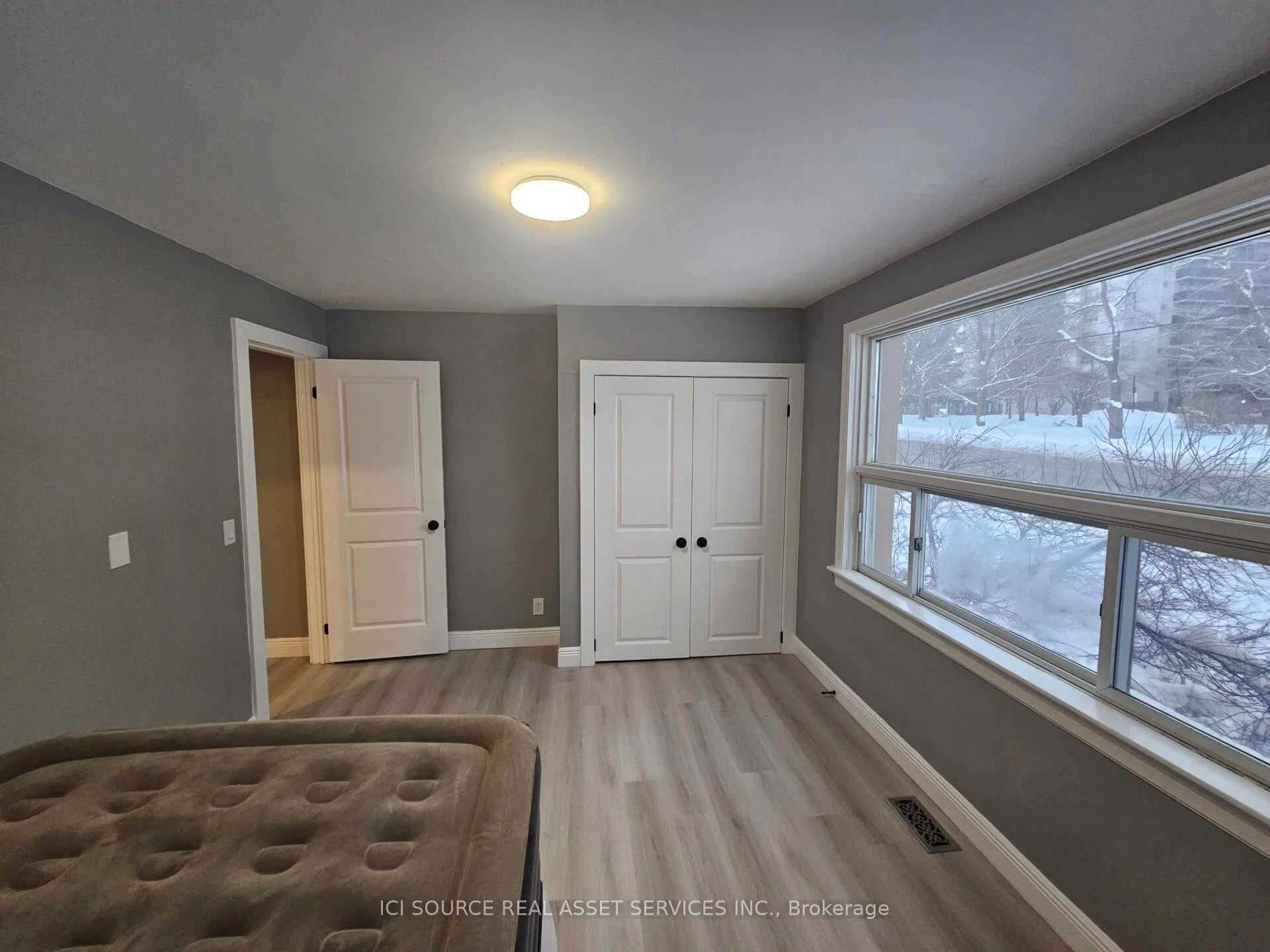 Photo 38 of 52 Speedvale Avenue W, Guelph, Exhibition Park — HOMEH