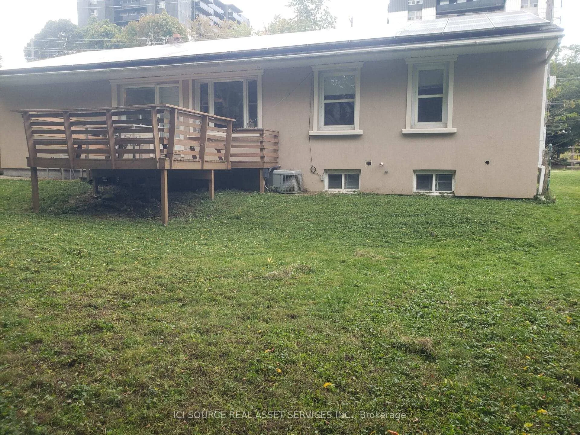 Photo 40 of 52 Speedvale Avenue W, Guelph, Exhibition Park — HOMEH