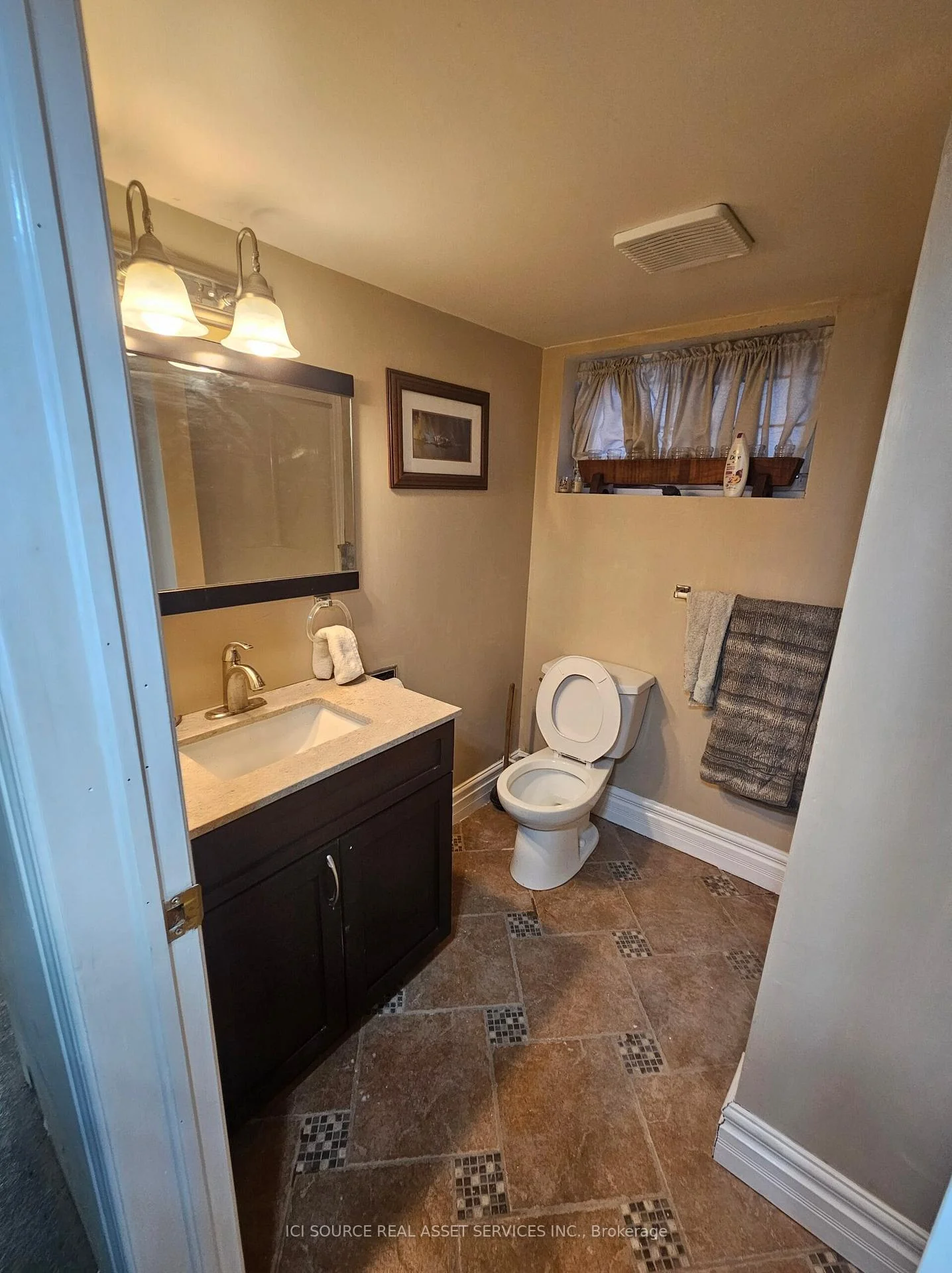 Photo 46 of 52 Speedvale Avenue W, Guelph, Exhibition Park — HOMEH