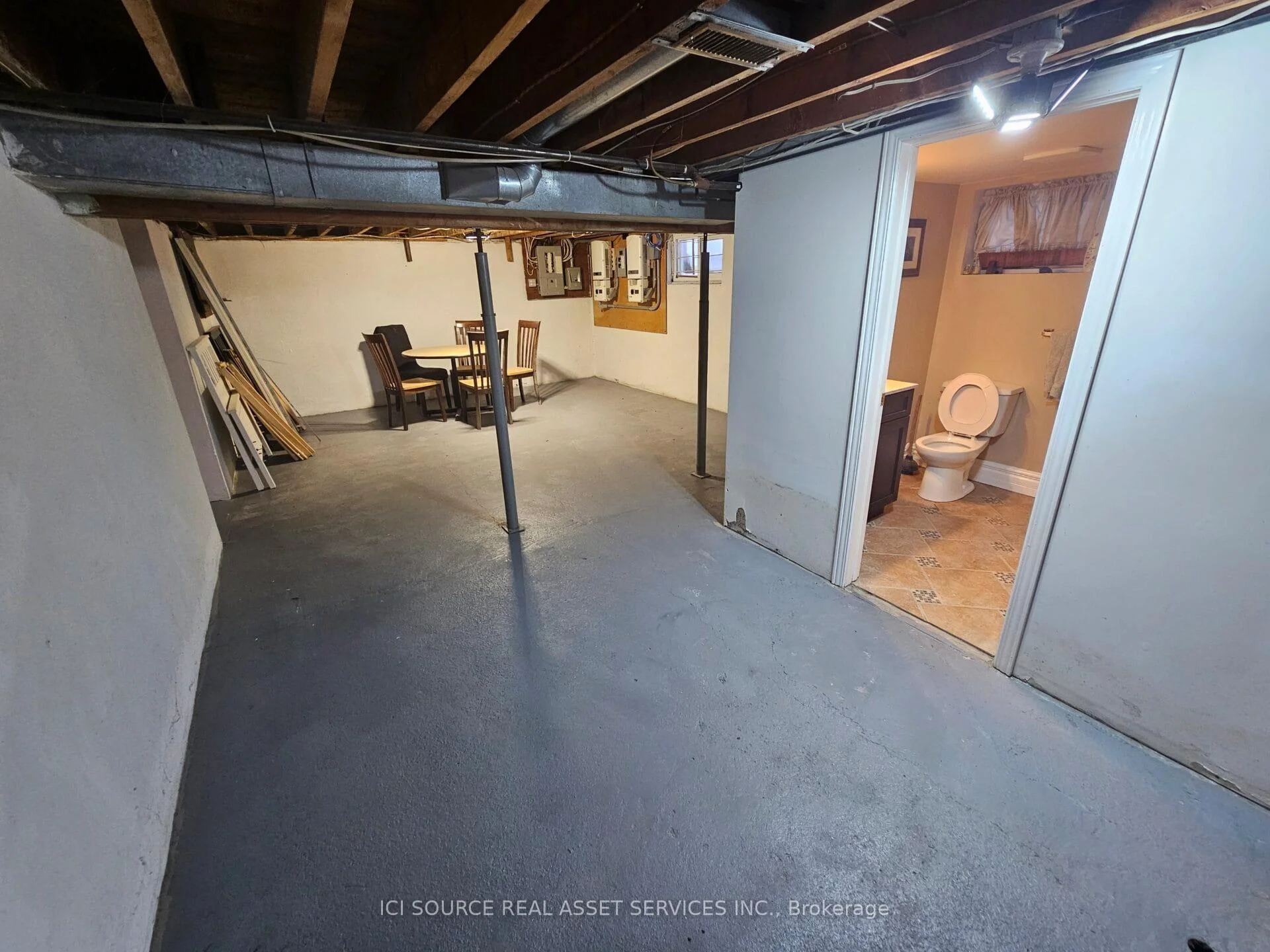 Photo 52 of 52 Speedvale Avenue W, Guelph, Exhibition Park — HOMEH