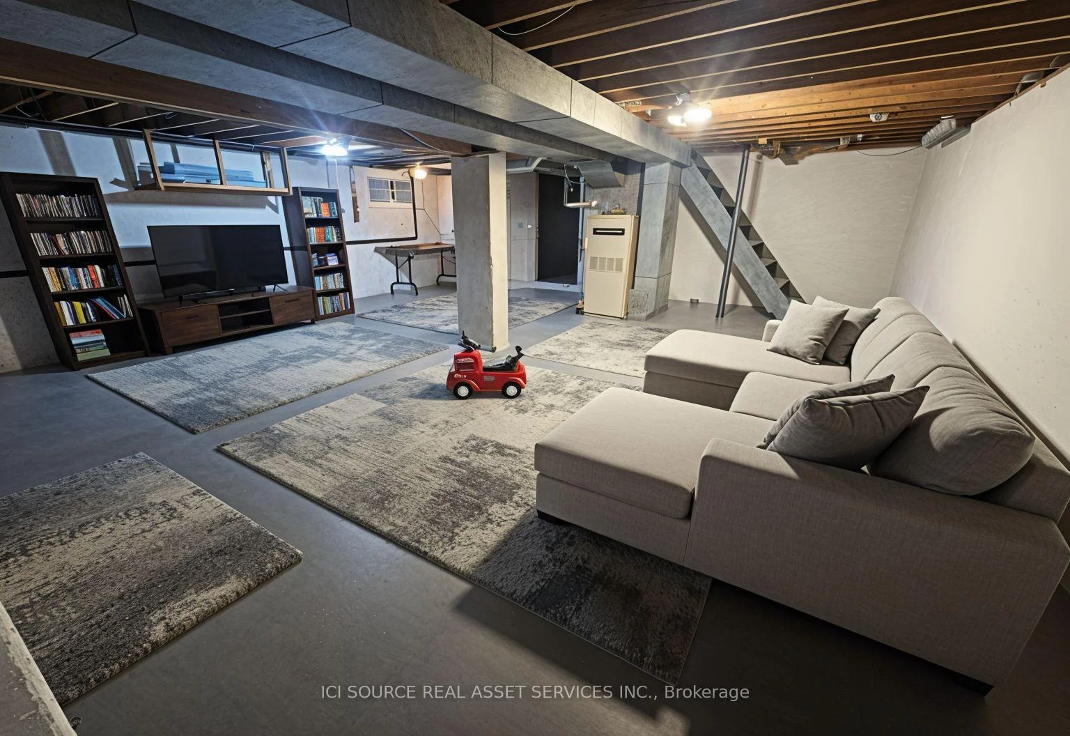 Photo 58 of 52 Speedvale Avenue W, Guelph, Exhibition Park — HOMEH