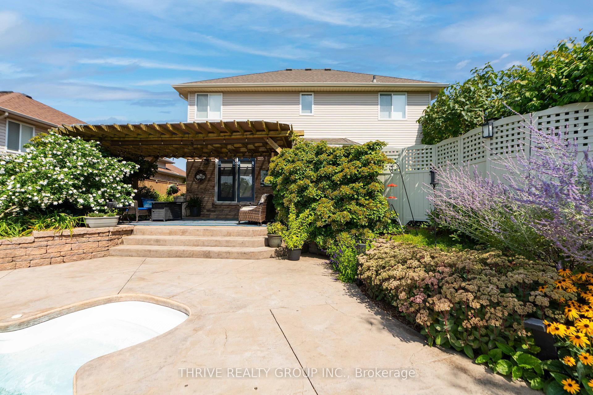Photo 10 of 175 Forest Grove Crescent, Thames Centre, Dorchester — HOMEH