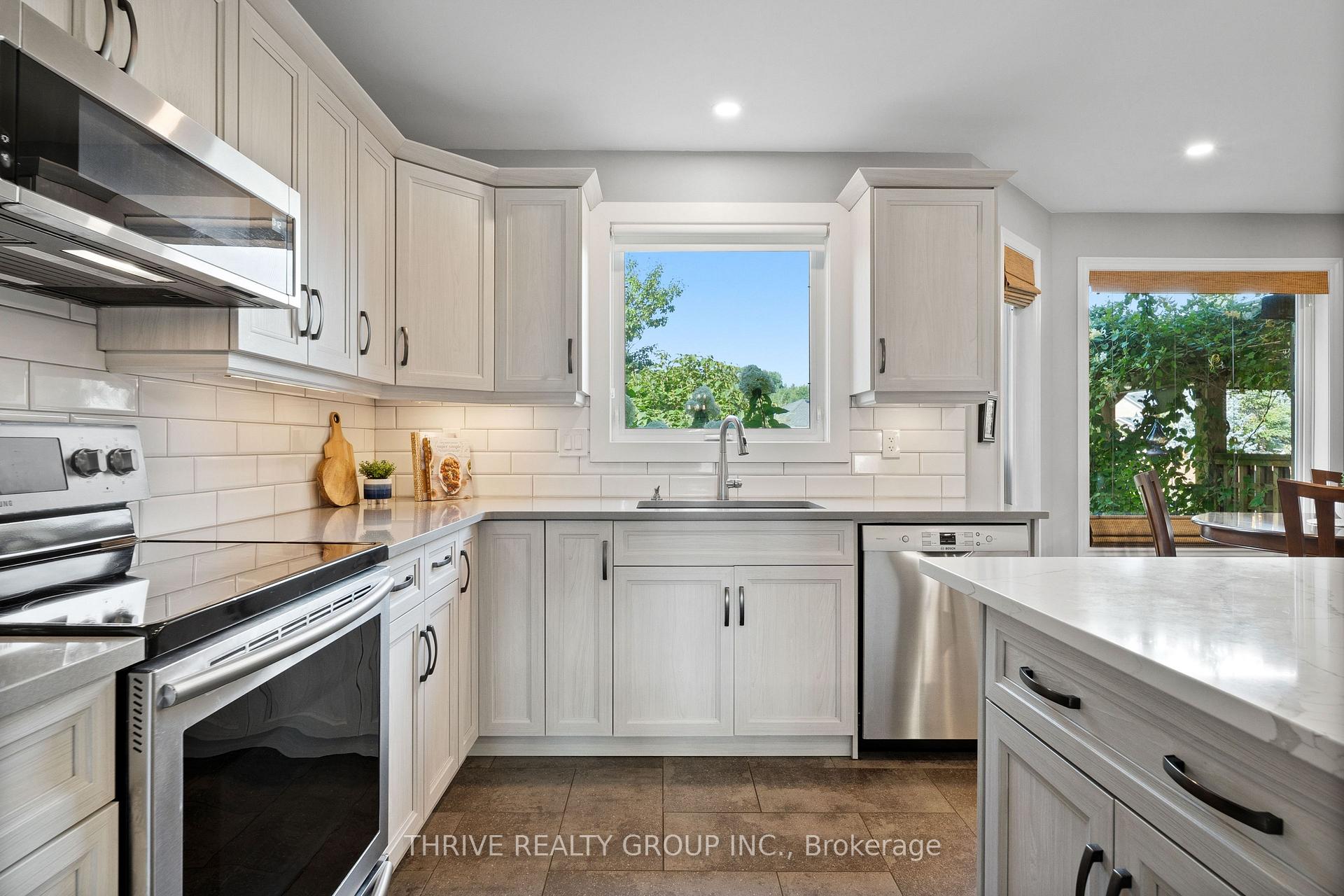 Photo 21 of 175 Forest Grove Crescent, Thames Centre, Dorchester — HOMEH