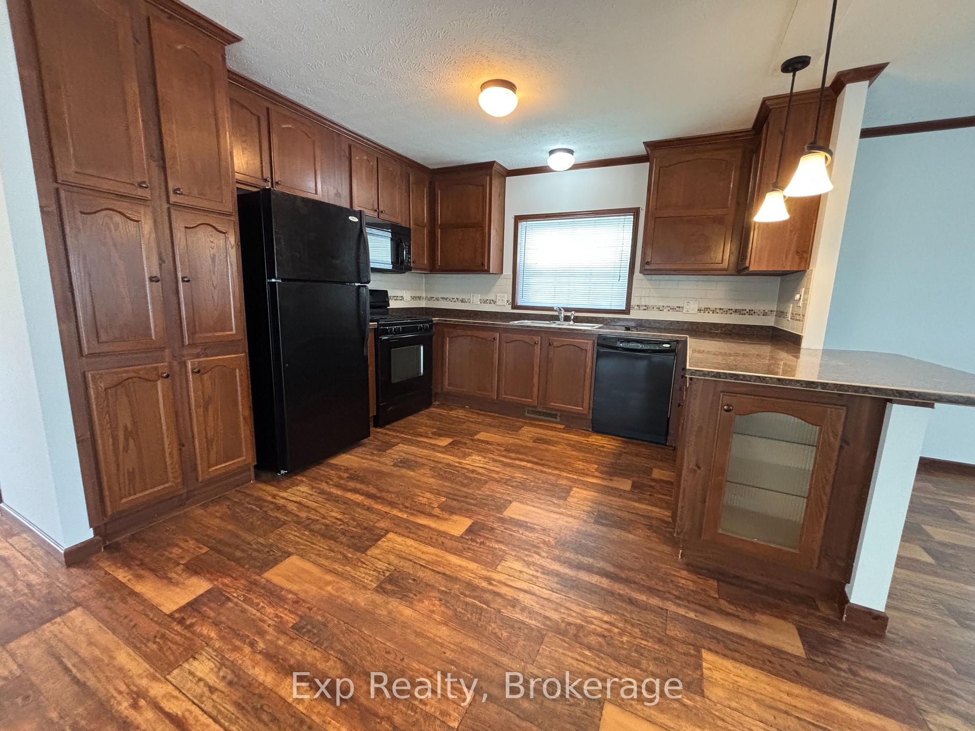 Photo 4 of Unit 11, 311 Dundas Street E, Quinte West, Trenton Ward — HOMEH