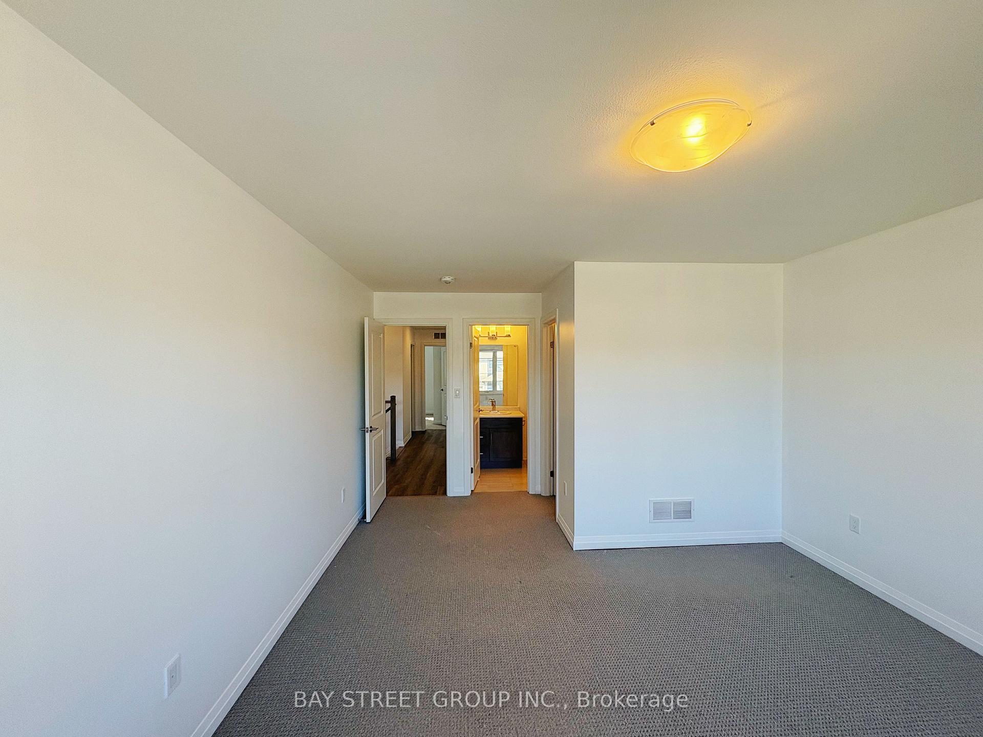 Photo 6 of 7405 Matteo Drive, Niagara Falls, Brown — HOMEH