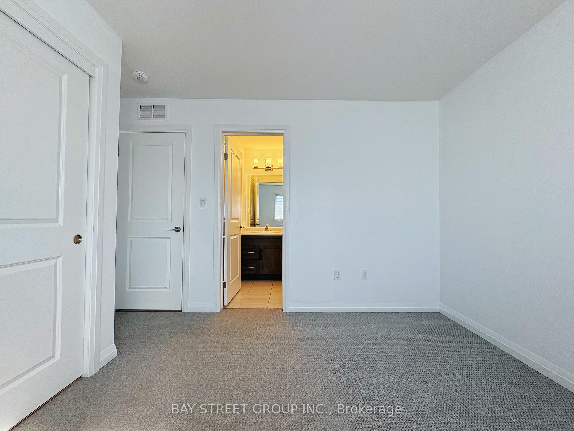 Photo 13 of 7405 Matteo Drive, Niagara Falls, Brown — HOMEH