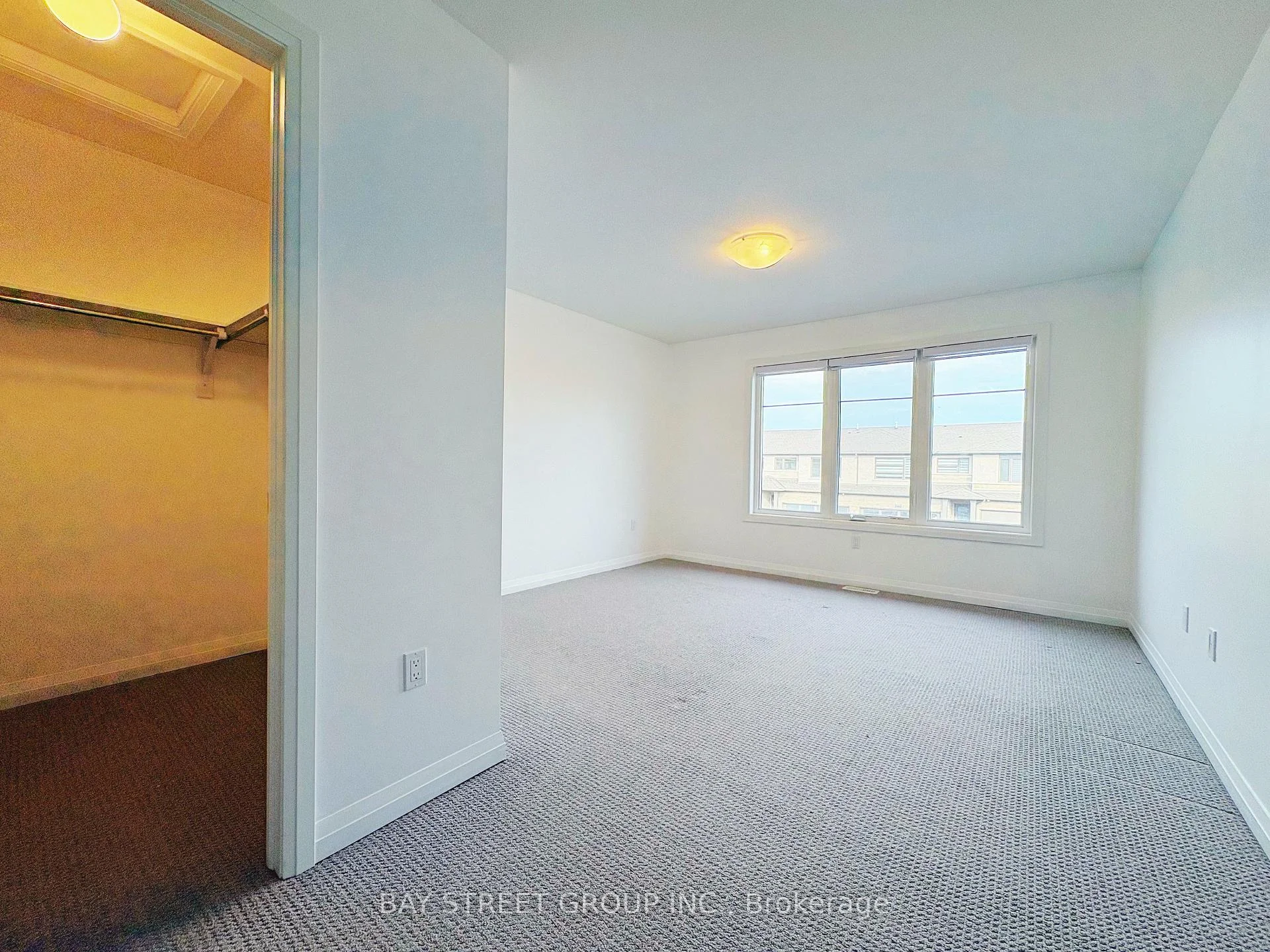 Photo 11 of 7405 Matteo Drive, Niagara Falls, Brown — HOMEH