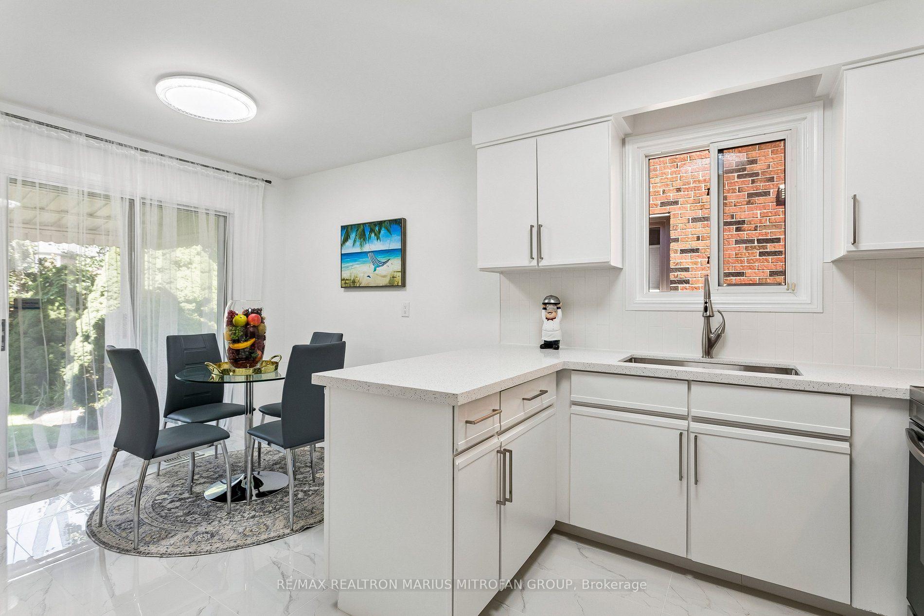 Photo 6 of 1287 Willowbank Trail, Mississauga, Rathwood — HOMEH