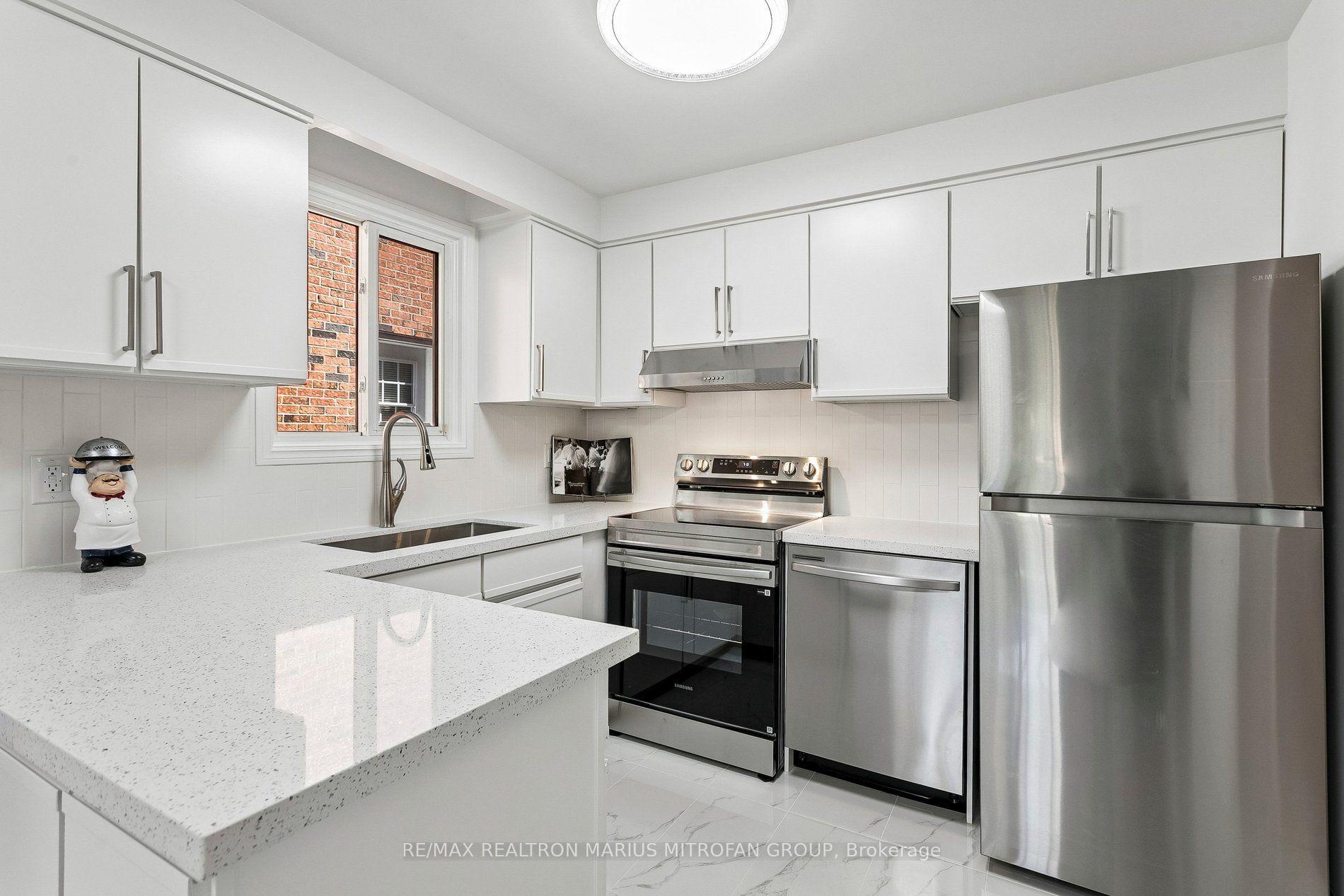 Photo 7 of 1287 Willowbank Trail, Mississauga, Rathwood — HOMEH