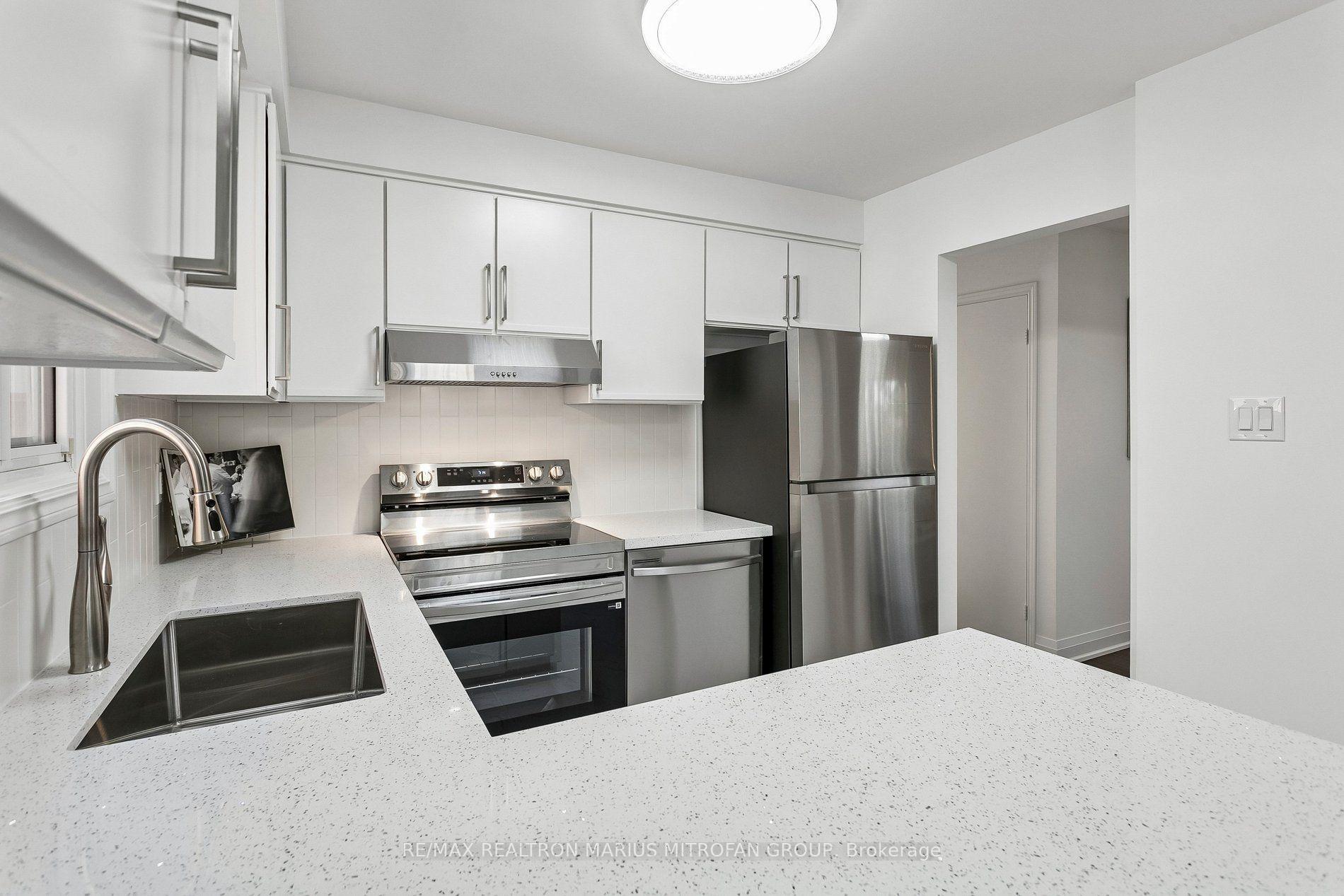 Photo 8 of 1287 Willowbank Trail, Mississauga, Rathwood — HOMEH