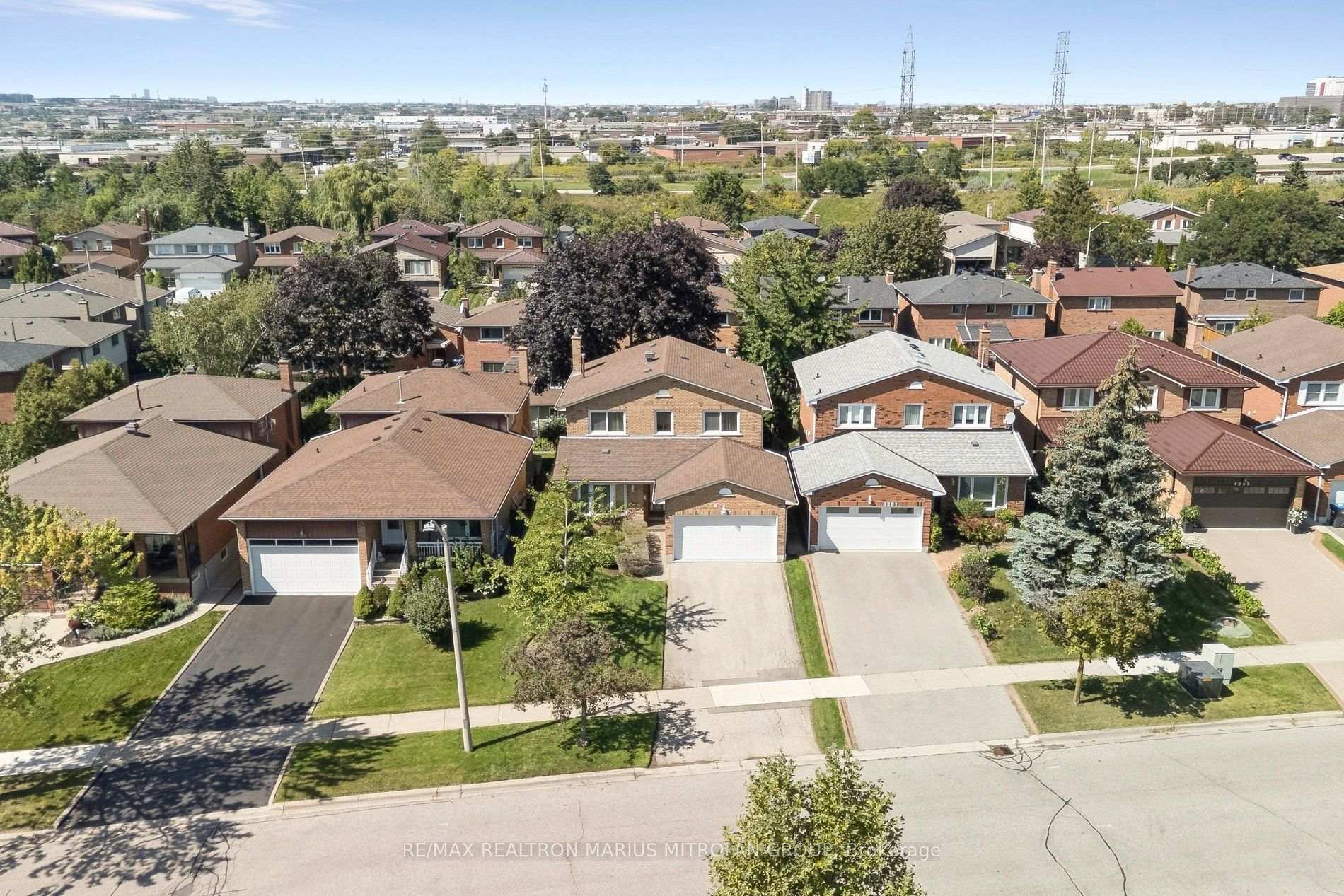 Photo 36 of 1287 Willowbank Trail, Mississauga, Rathwood — HOMEH