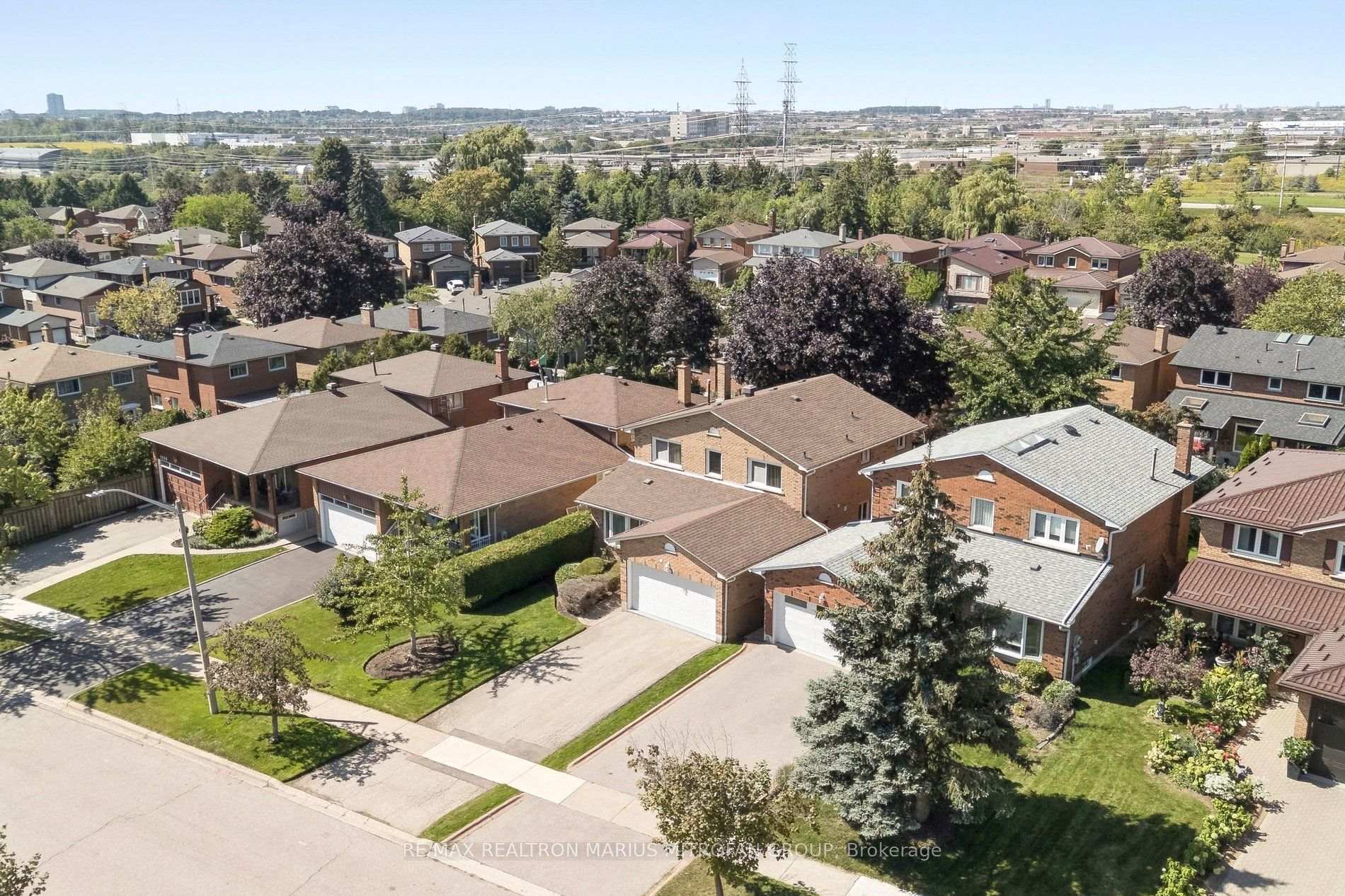 Photo 37 of 1287 Willowbank Trail, Mississauga, Rathwood — HOMEH
