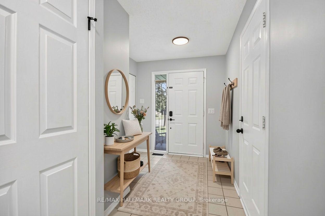 Photo 2 of 82 Whalings Circle, Ottawa, Stittsville (Central) — HOMEH