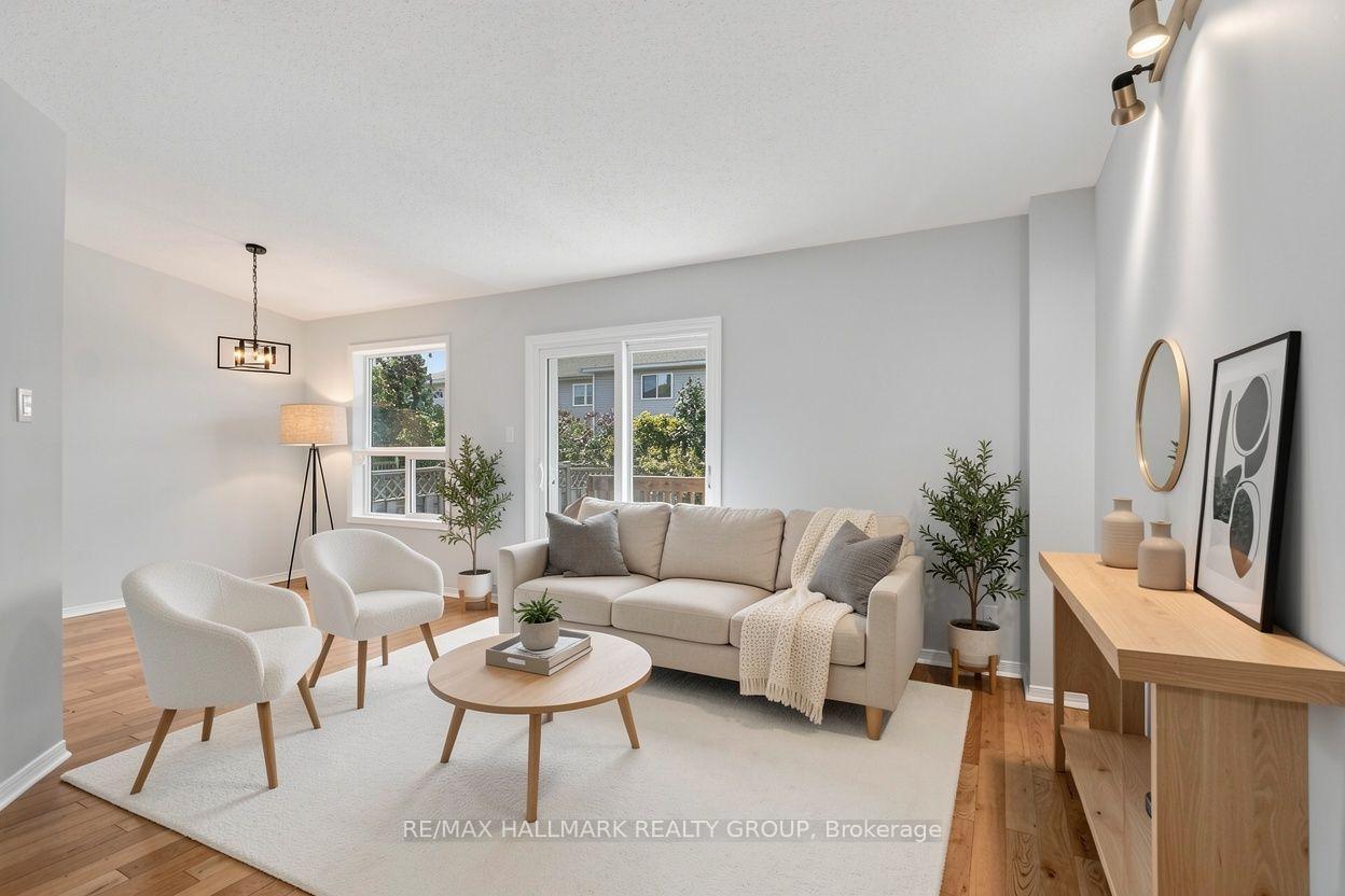 Photo 5 of 82 Whalings Circle, Ottawa, Stittsville (Central) — HOMEH