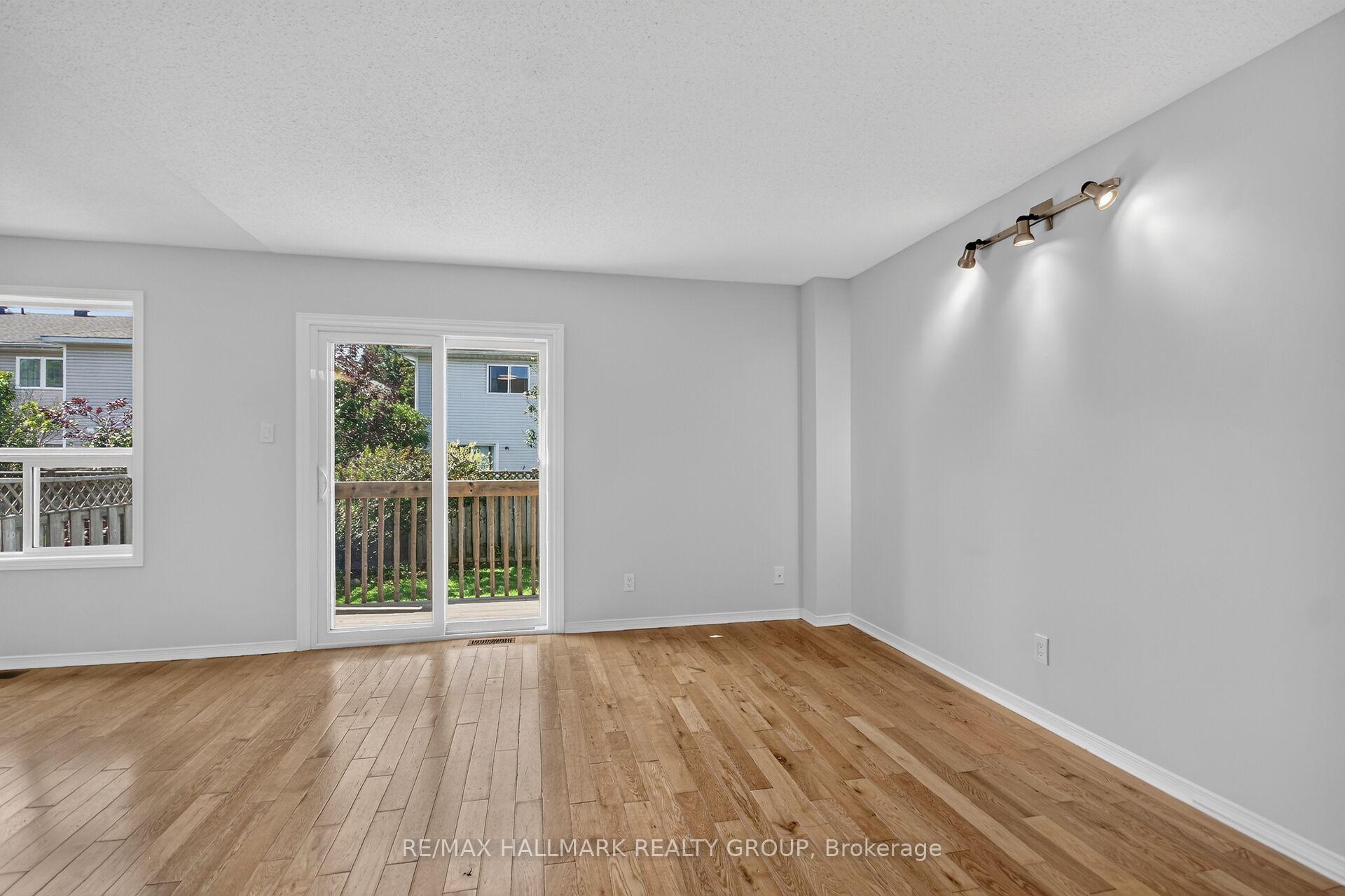 Photo 8 of 82 Whalings Circle, Ottawa, Stittsville (Central) — HOMEH