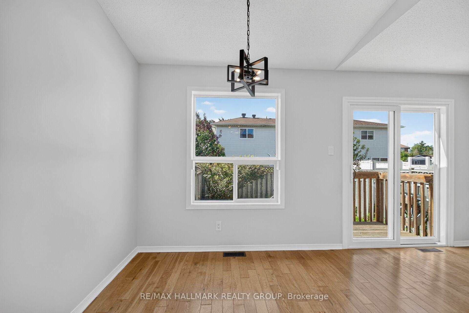 Photo 12 of 82 Whalings Circle, Ottawa, Stittsville (Central) — HOMEH