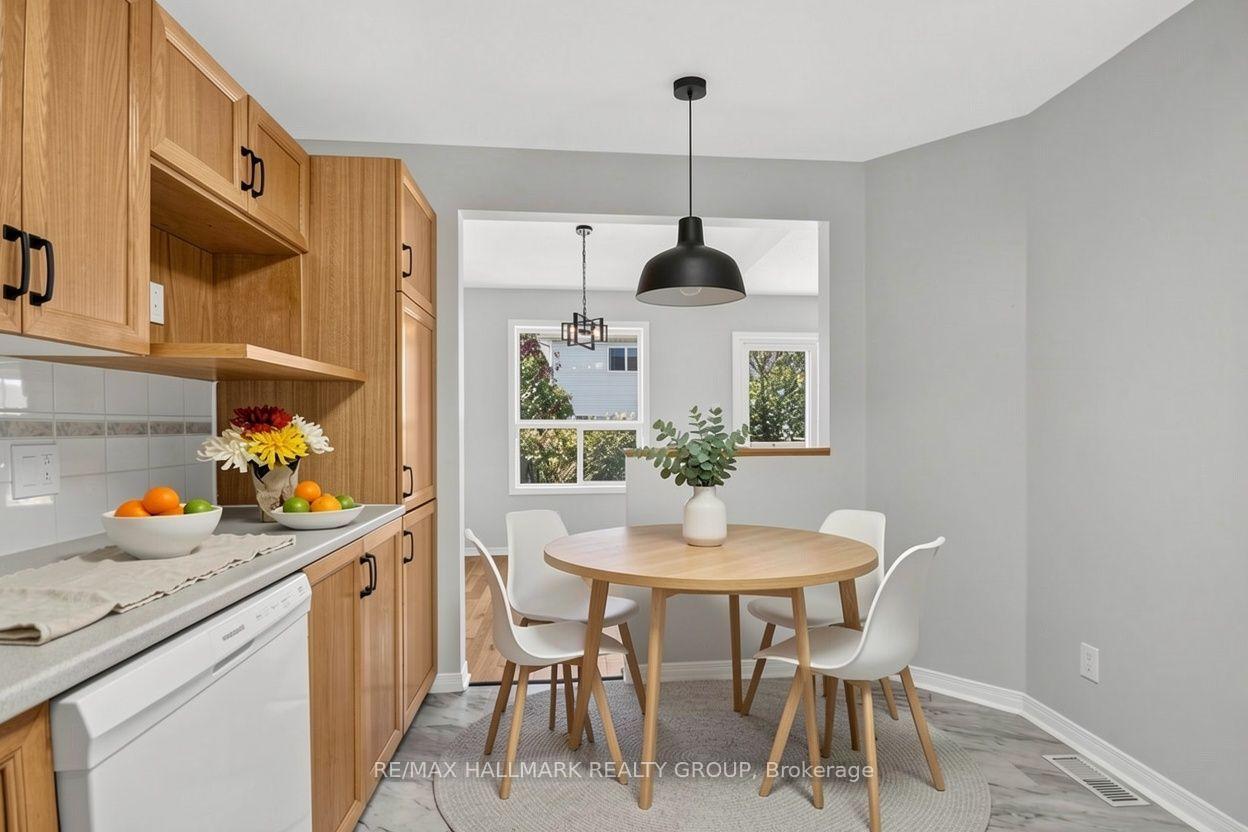 Photo 13 of 82 Whalings Circle, Ottawa, Stittsville (Central) — HOMEH