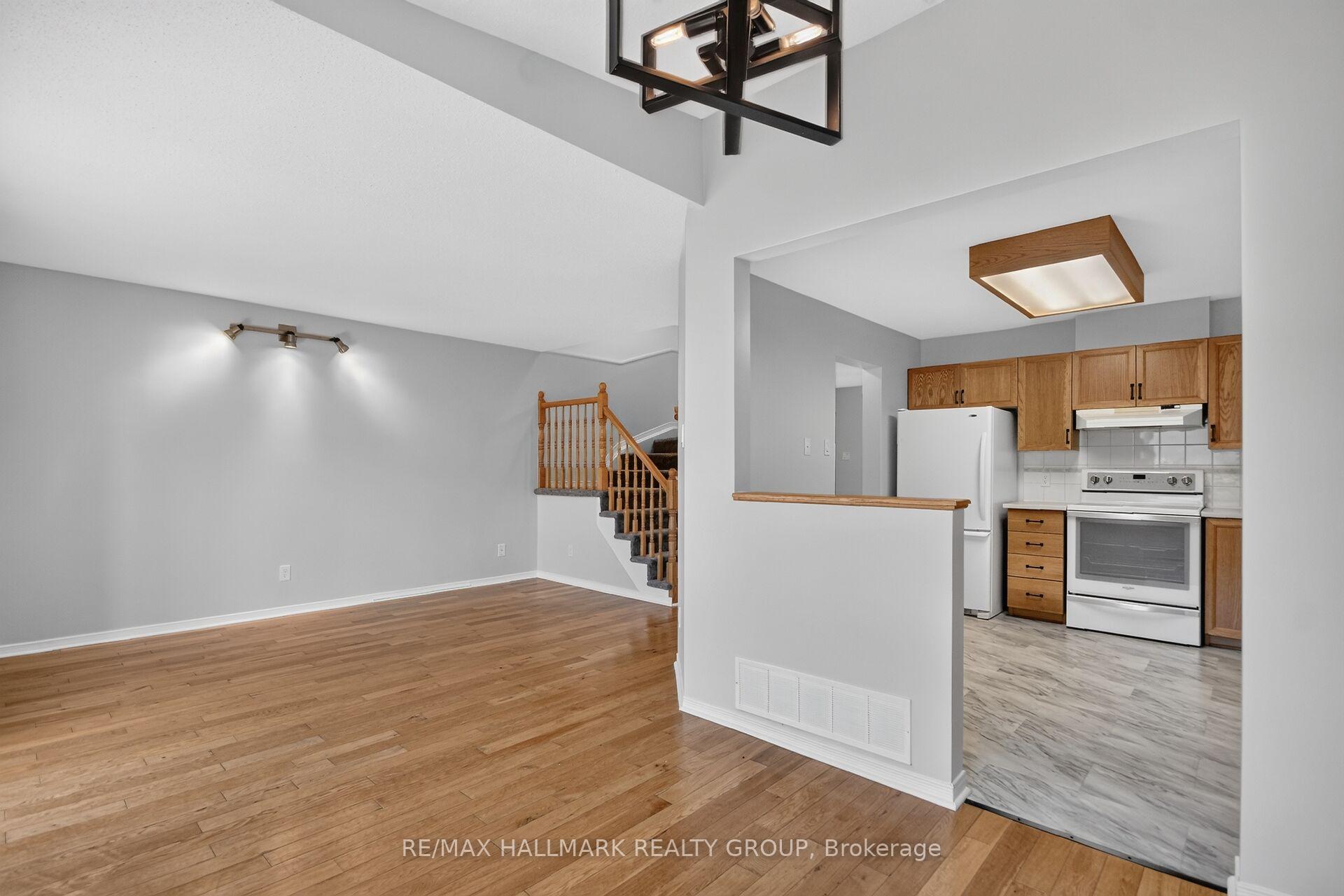 Photo 14 of 82 Whalings Circle, Ottawa, Stittsville (Central) — HOMEH