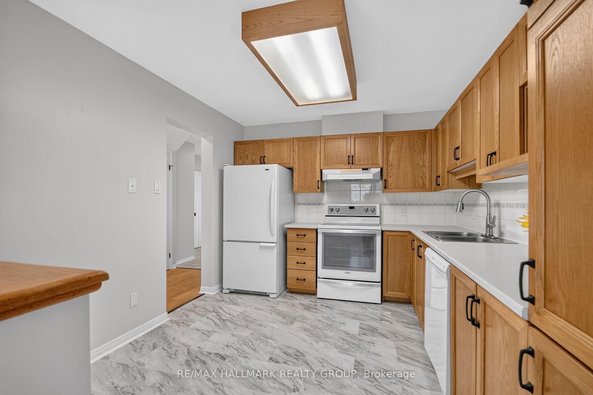 Photo 15 of 82 Whalings Circle, Ottawa, Stittsville (Central) — HOMEH