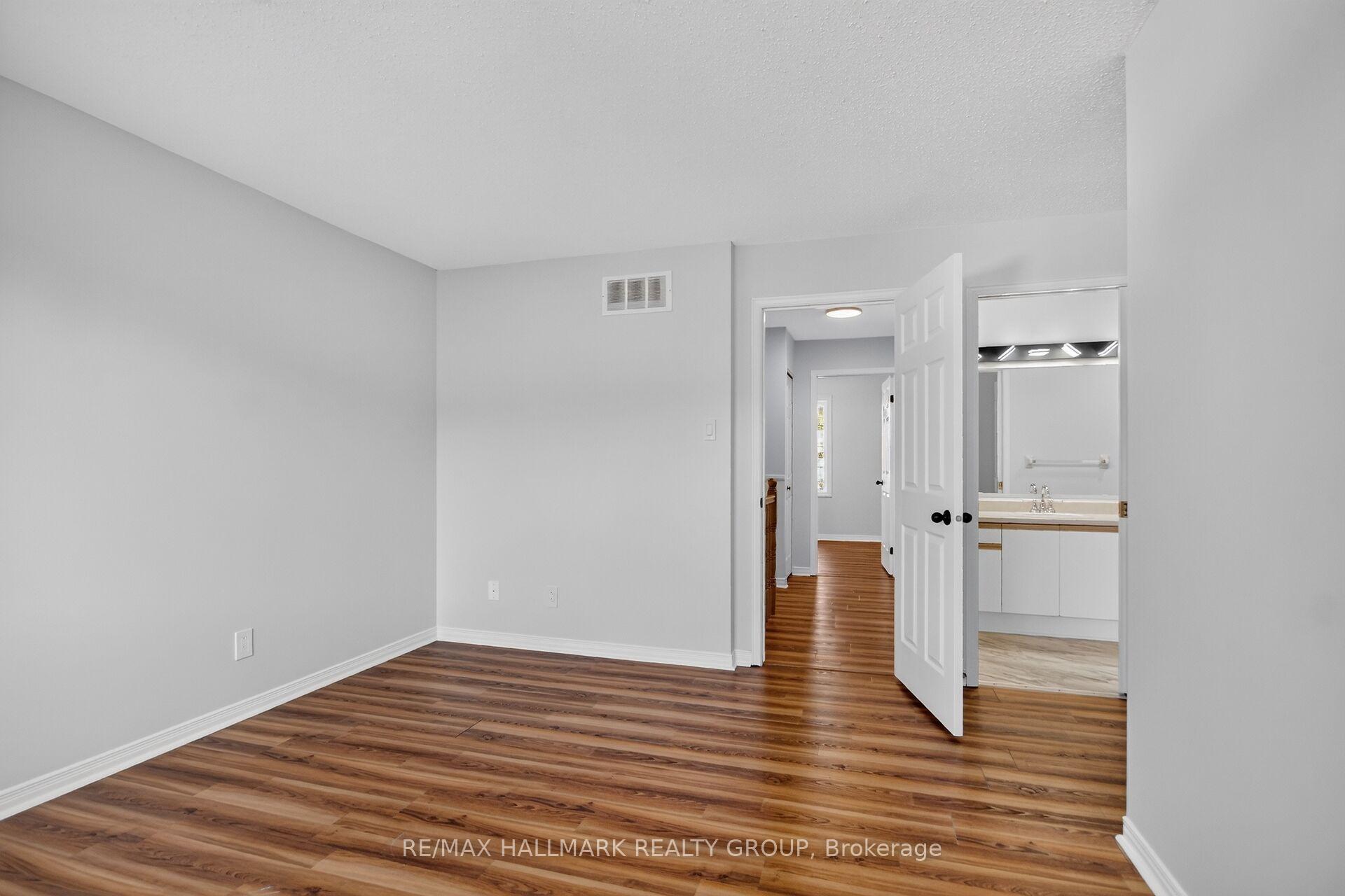 Photo 23 of 82 Whalings Circle, Ottawa, Stittsville (Central) — HOMEH
