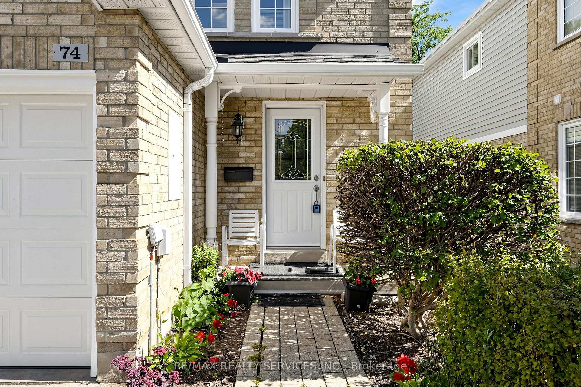 Photo 4 of 74 Heathcliffe Square, Brampton, Central Park — HOMEH