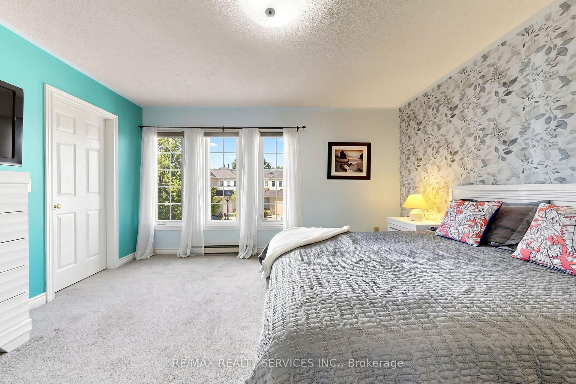 Photo 24 of 74 Heathcliffe Square, Brampton, Central Park — HOMEH