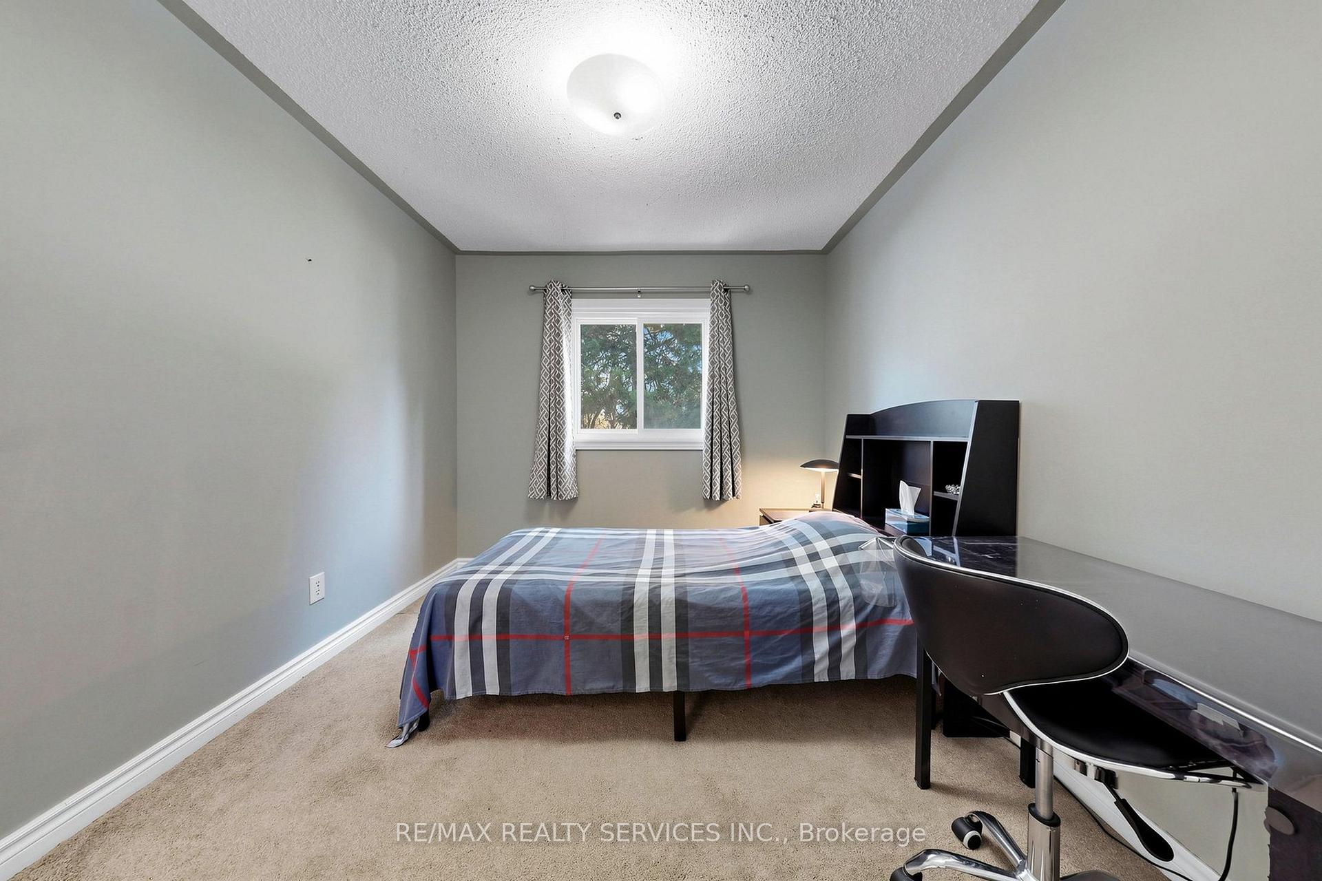 Photo 31 of 74 Heathcliffe Square, Brampton, Central Park — HOMEH