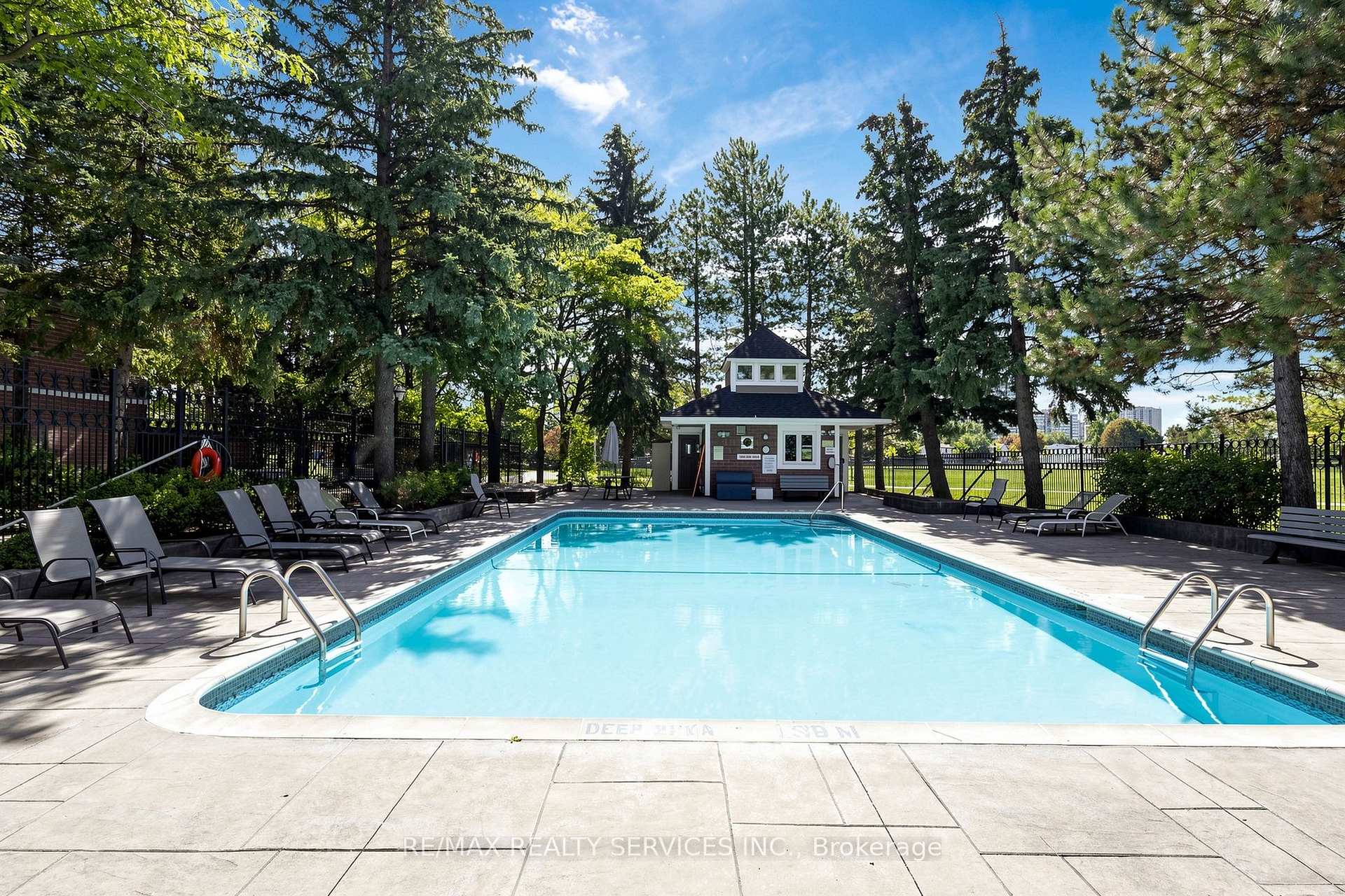 Photo 43 of 74 Heathcliffe Square, Brampton, Central Park — HOMEH