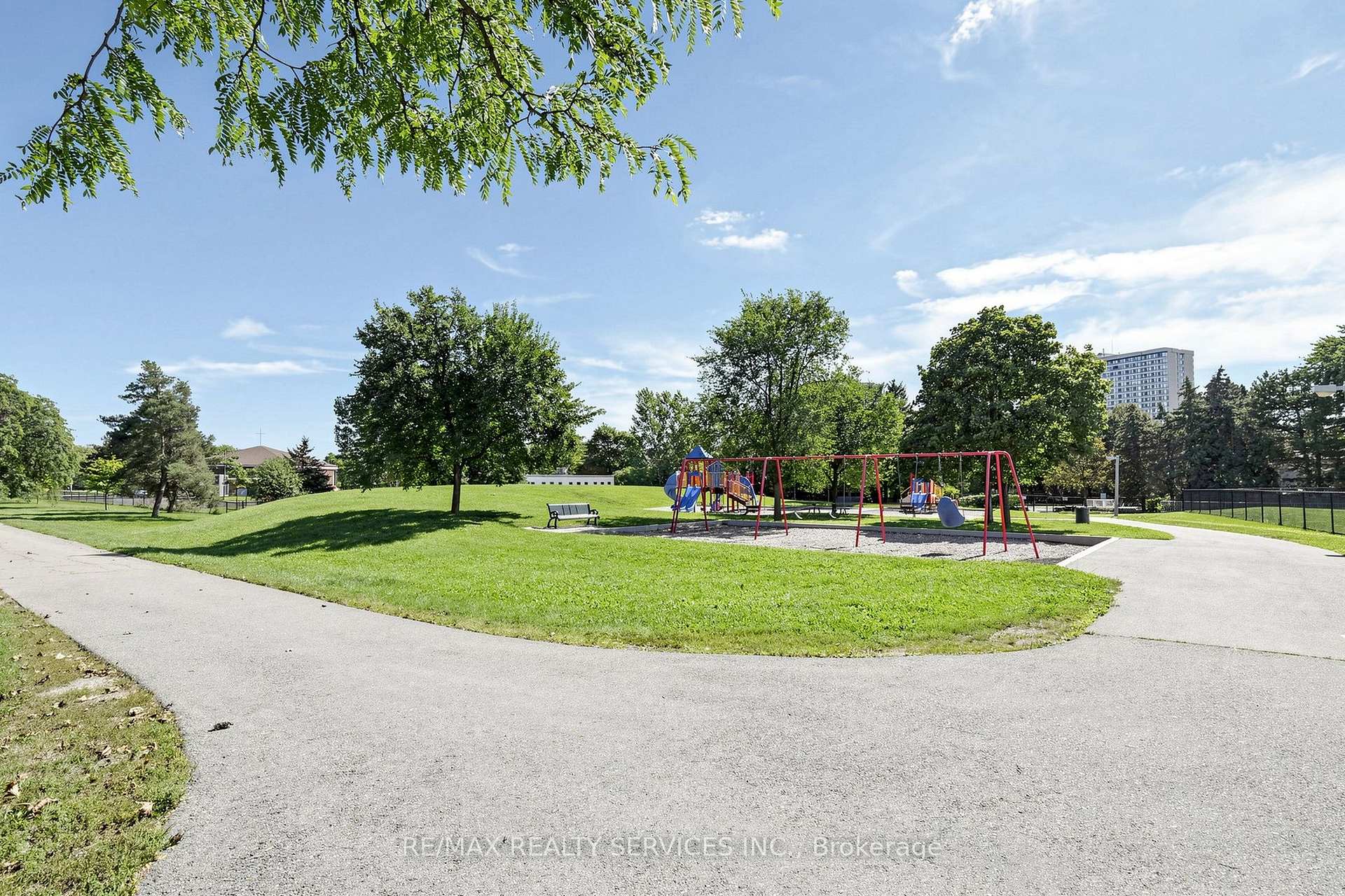 Photo 47 of 74 Heathcliffe Square, Brampton, Central Park — HOMEH