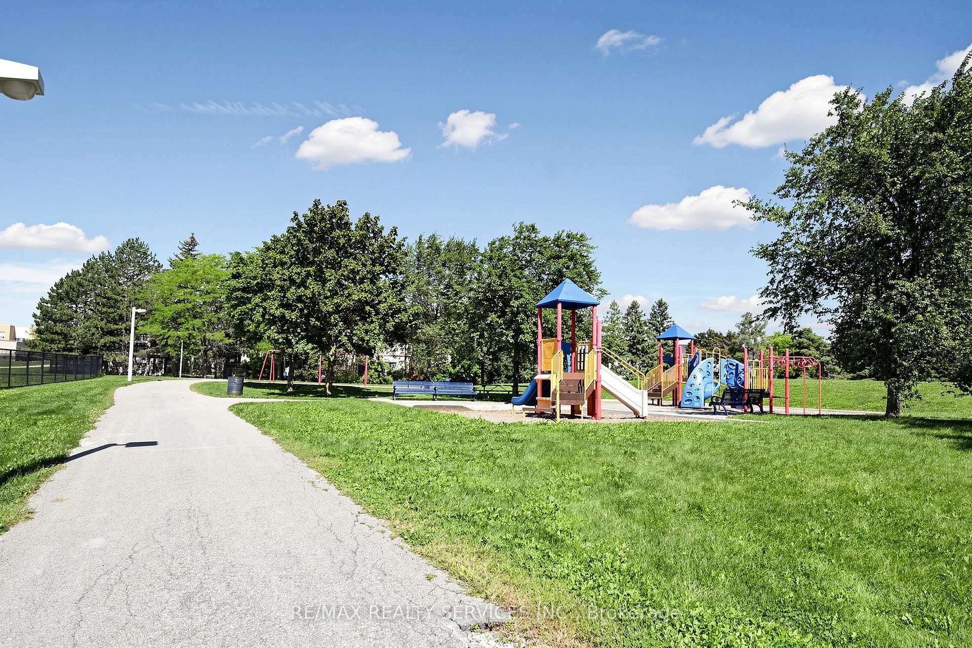 Photo 48 of 74 Heathcliffe Square, Brampton, Central Park — HOMEH