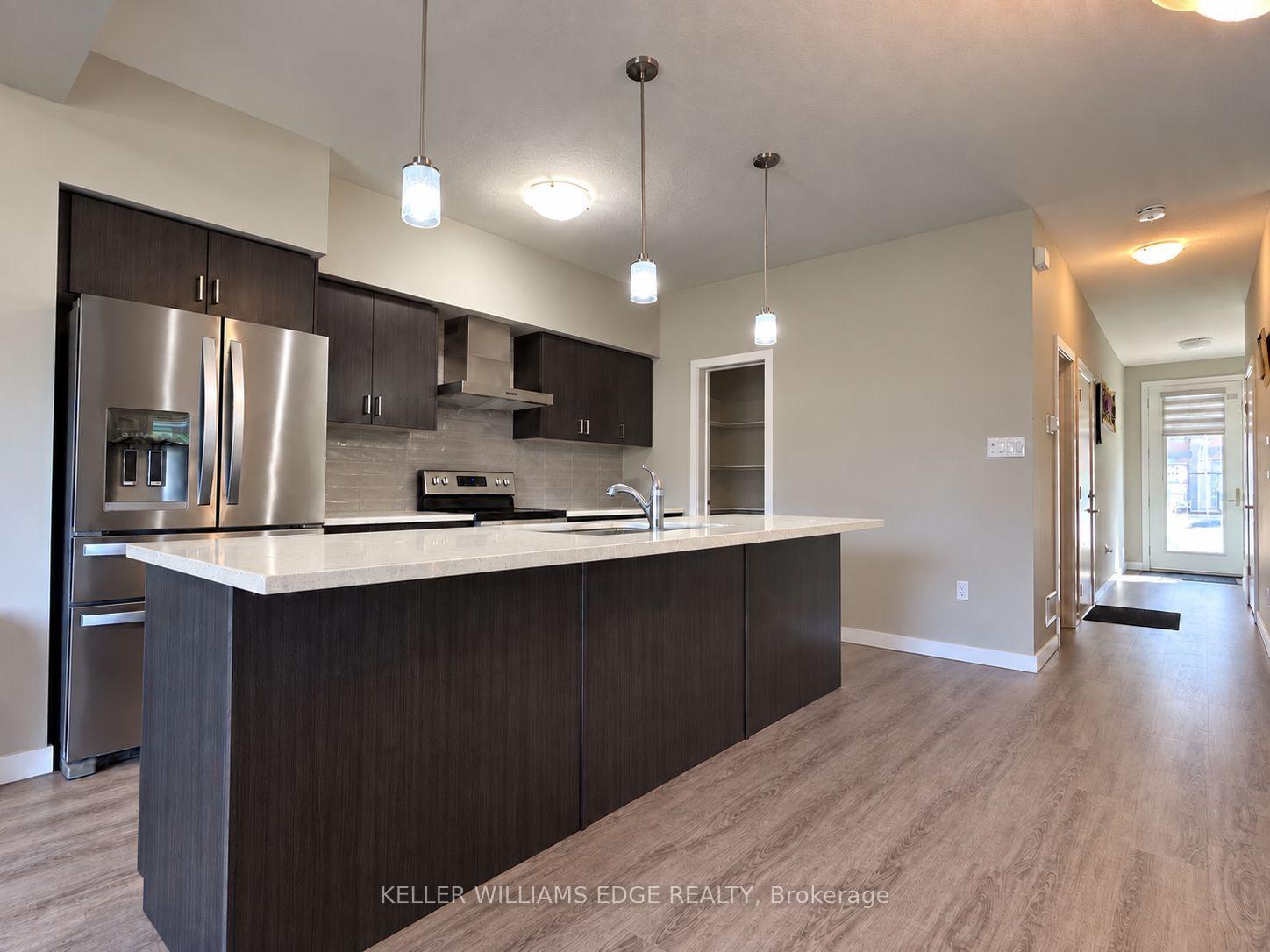 Photo 3 of 901 Robert Ferrie Drive, Kitchener, Doon South — HOMEH