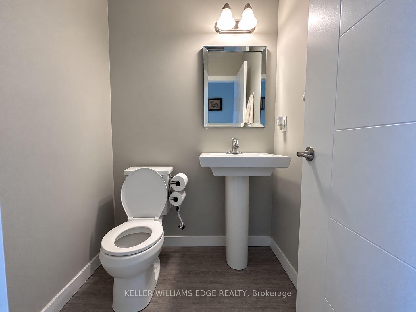 Photo 8 of 901 Robert Ferrie Drive, Kitchener, Doon South — HOMEH