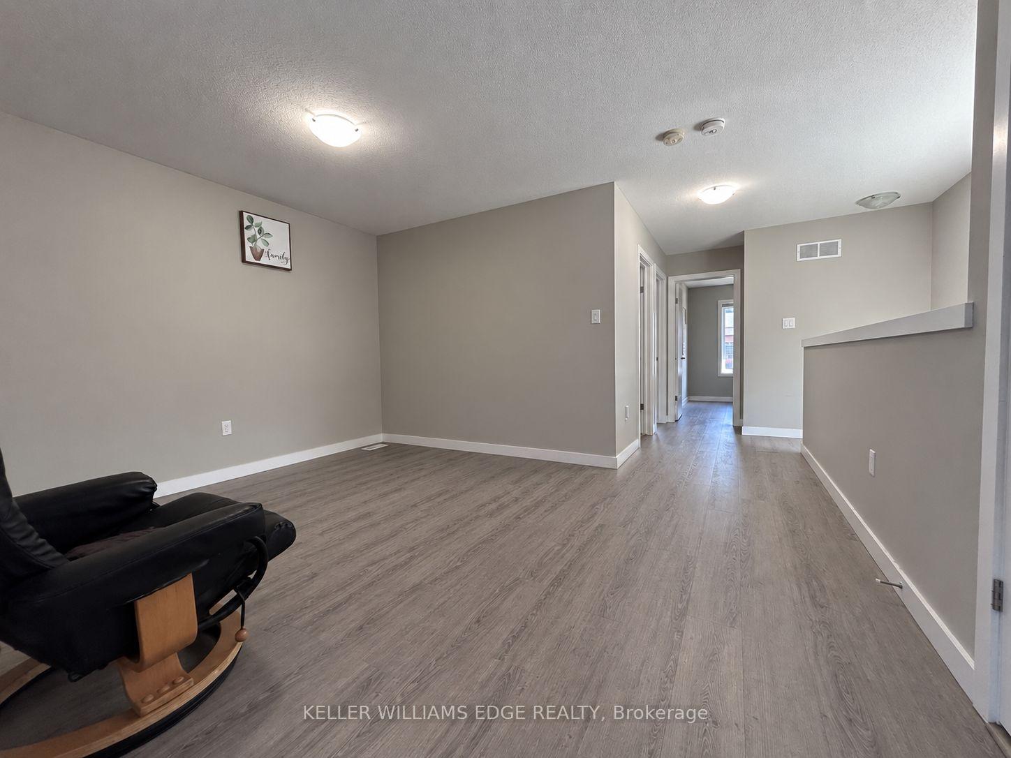 Photo 13 of 901 Robert Ferrie Drive, Kitchener, Doon South — HOMEH