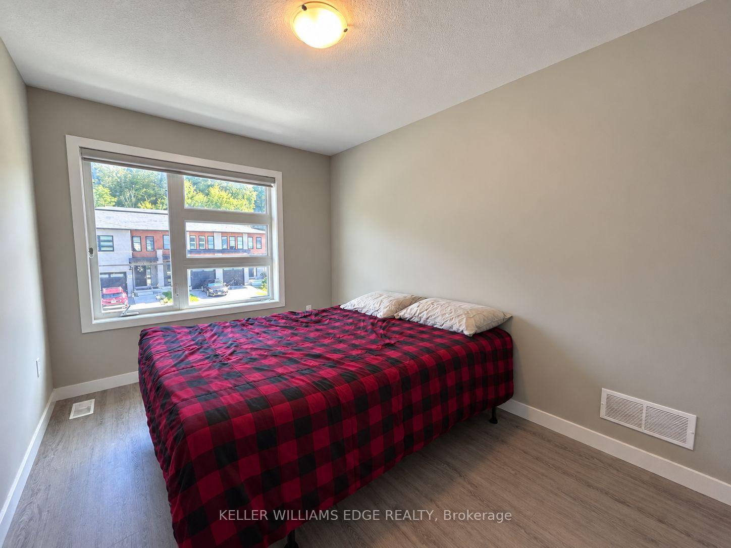 Photo 14 of 901 Robert Ferrie Drive, Kitchener, Doon South — HOMEH